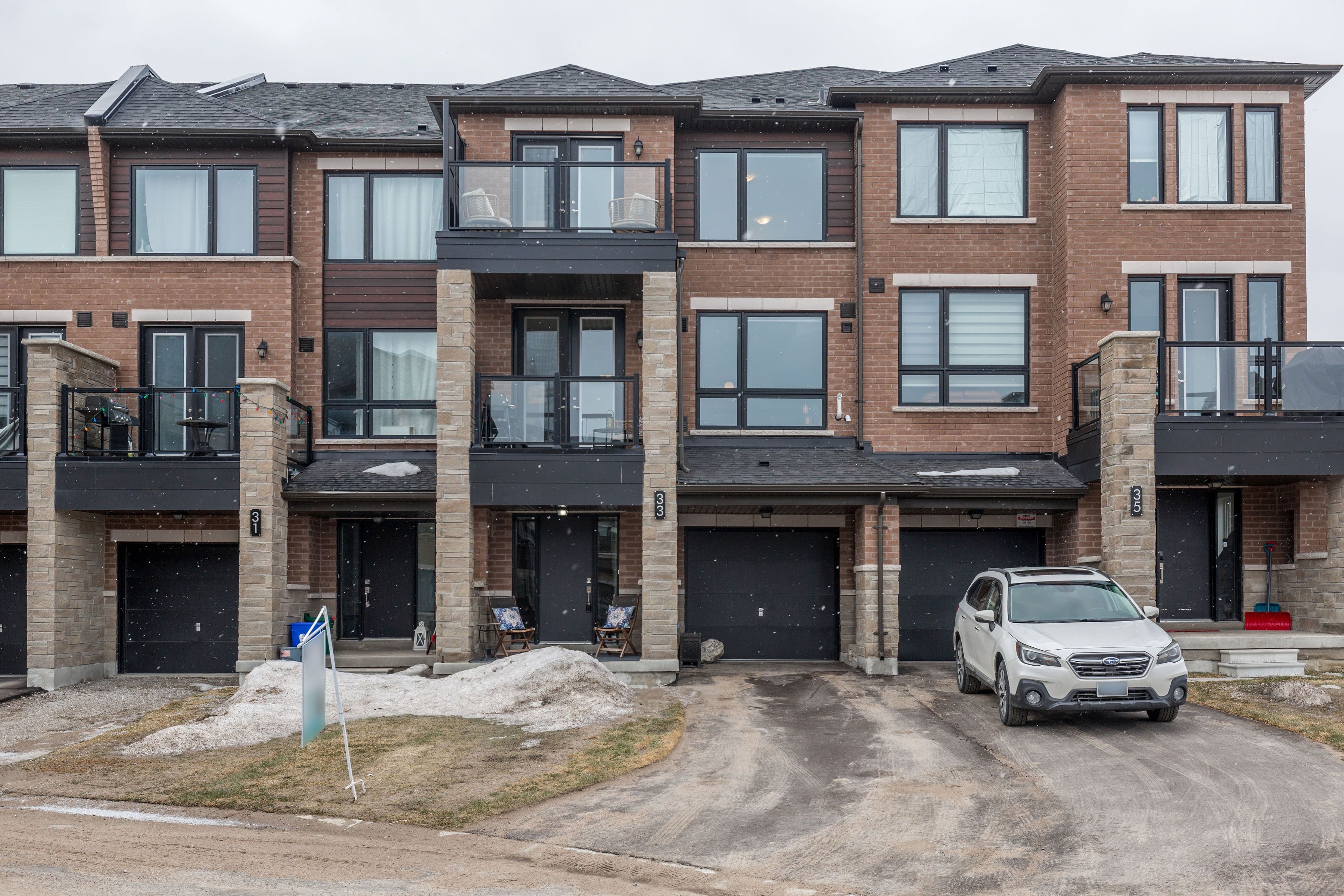 33 Red Maple Lane, Barrie, ON L9J 0N4