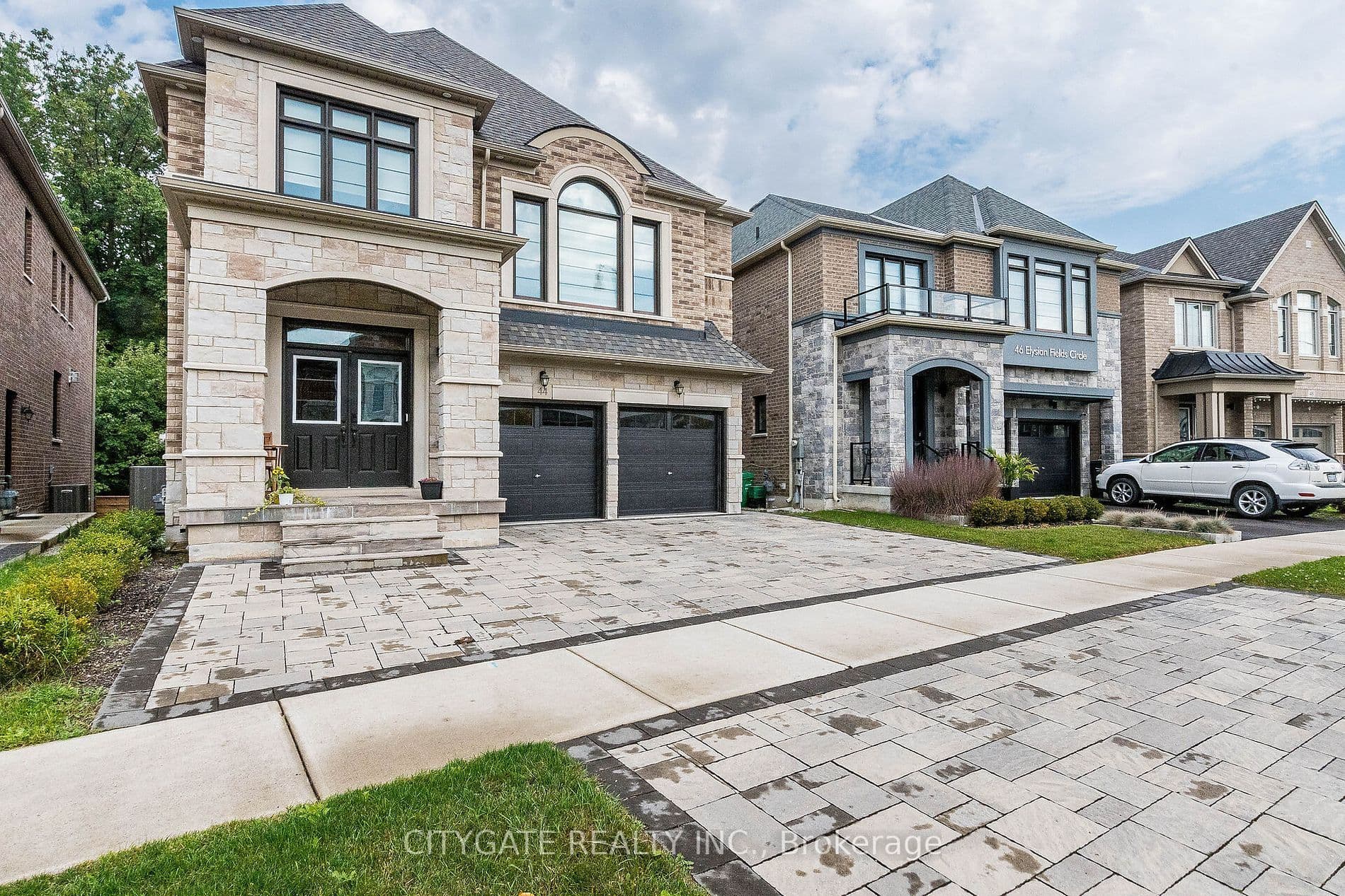 44 elysian fields Circle, Brampton, ON L6Y 6E9