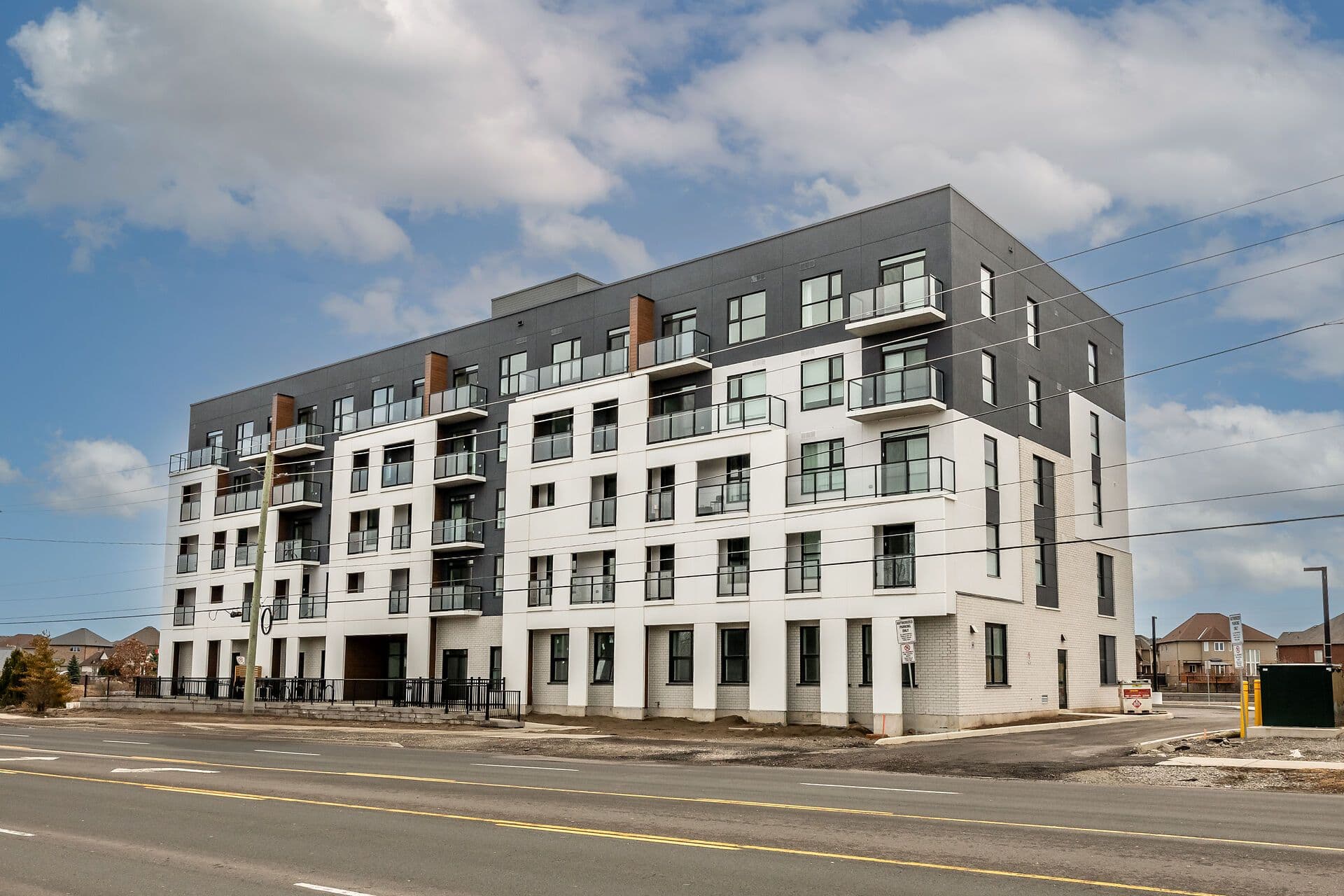 1936 RYMAL Road E 403, Hamilton, ON L0R 1P0