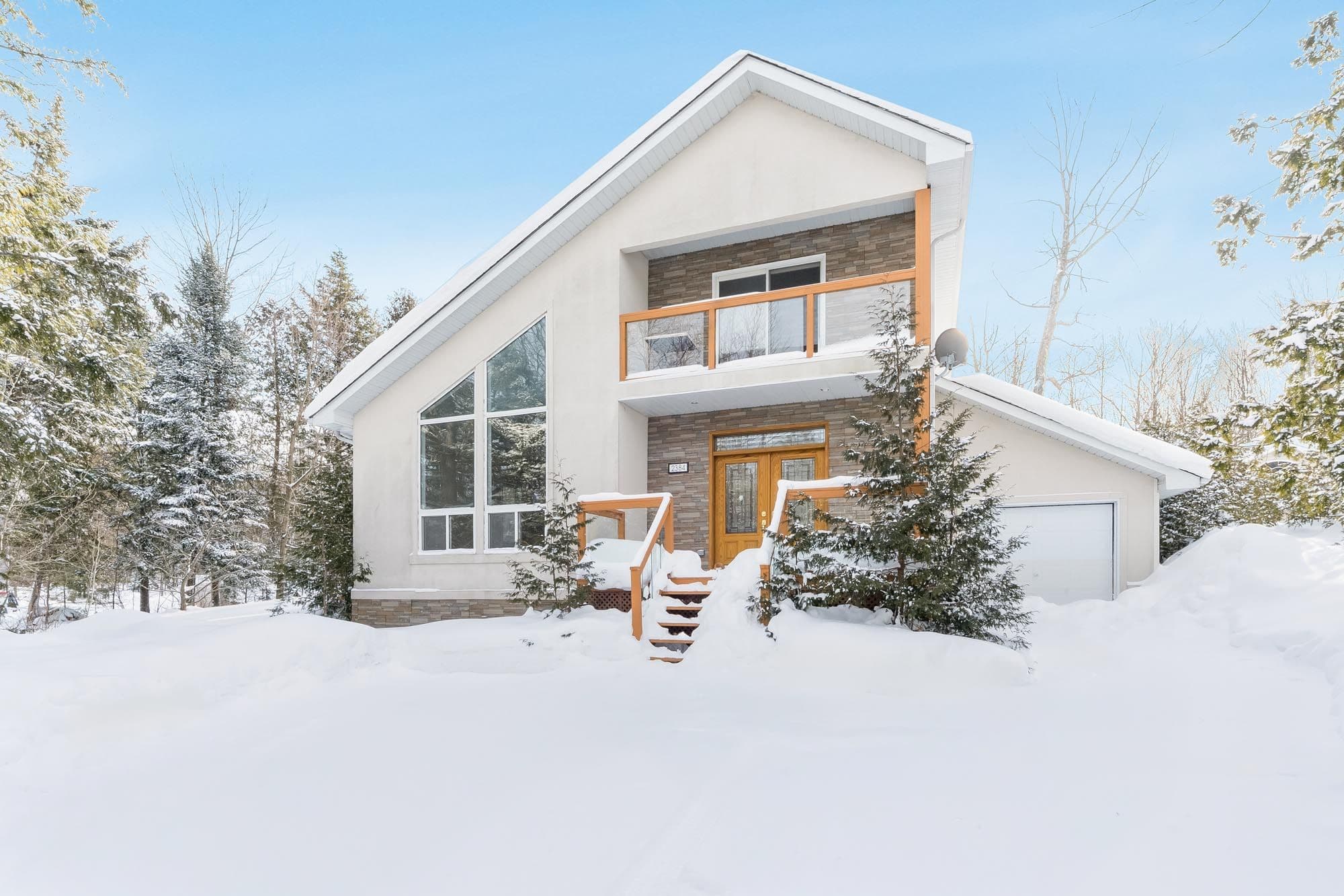 2384 Champlain Road, Tiny, ON L9M 0C9