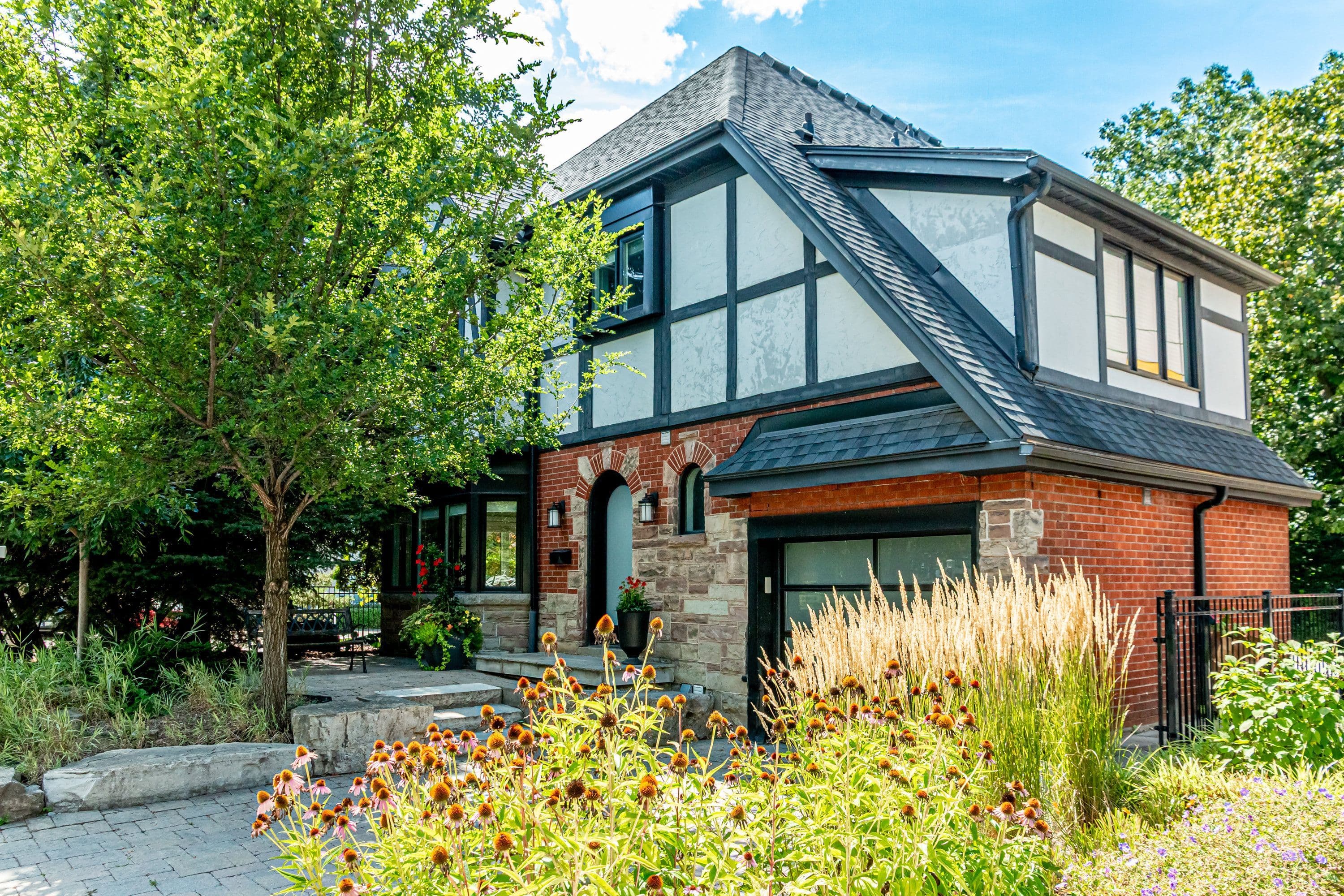 3 Oakwood Place, Hamilton, ON L8S 4C9