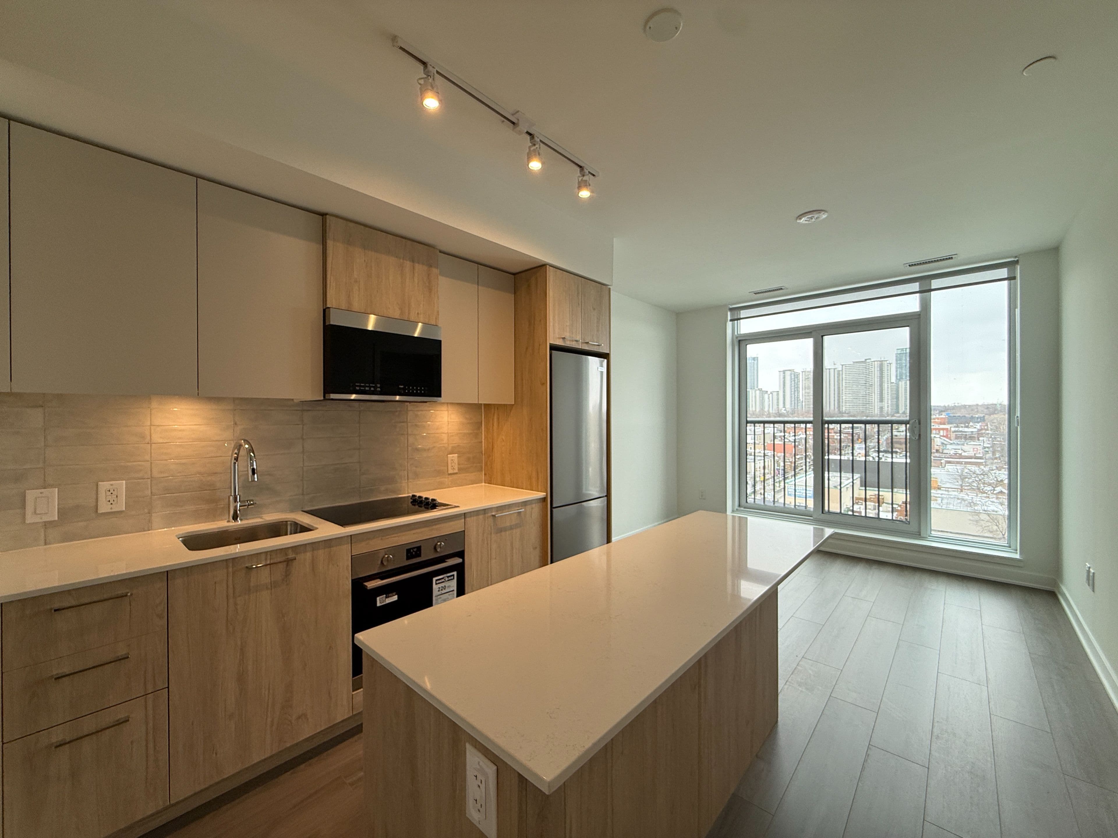 30 Dreamers Way 819, Toronto C08, ON M5A 0Y7