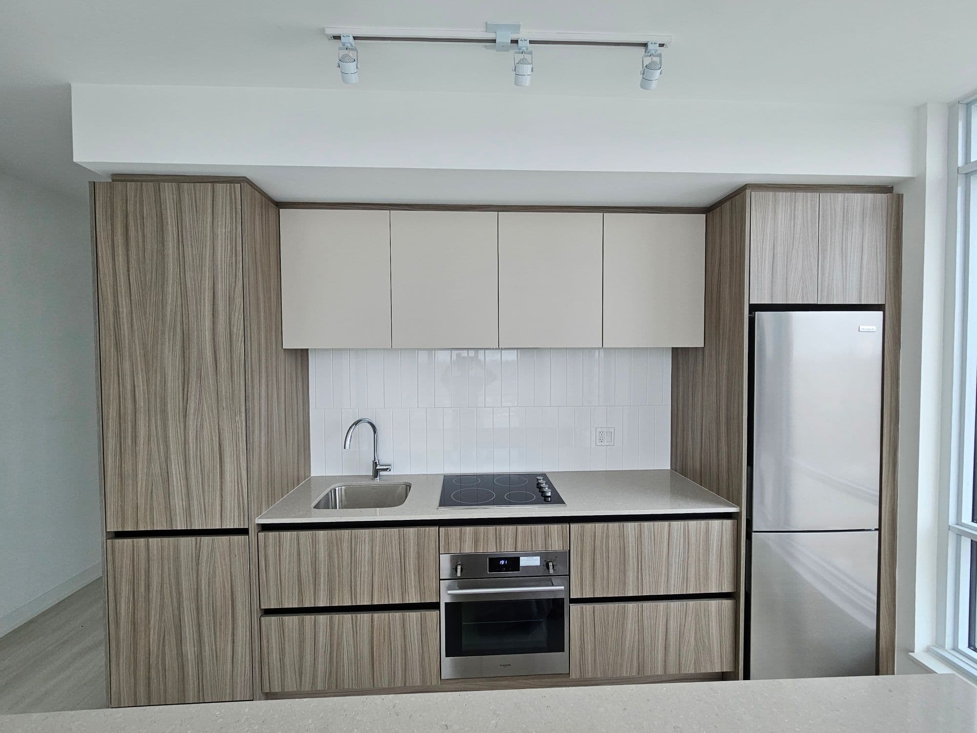 7950 Bathurst Street 604, Vaughan, ON L4J 0B8