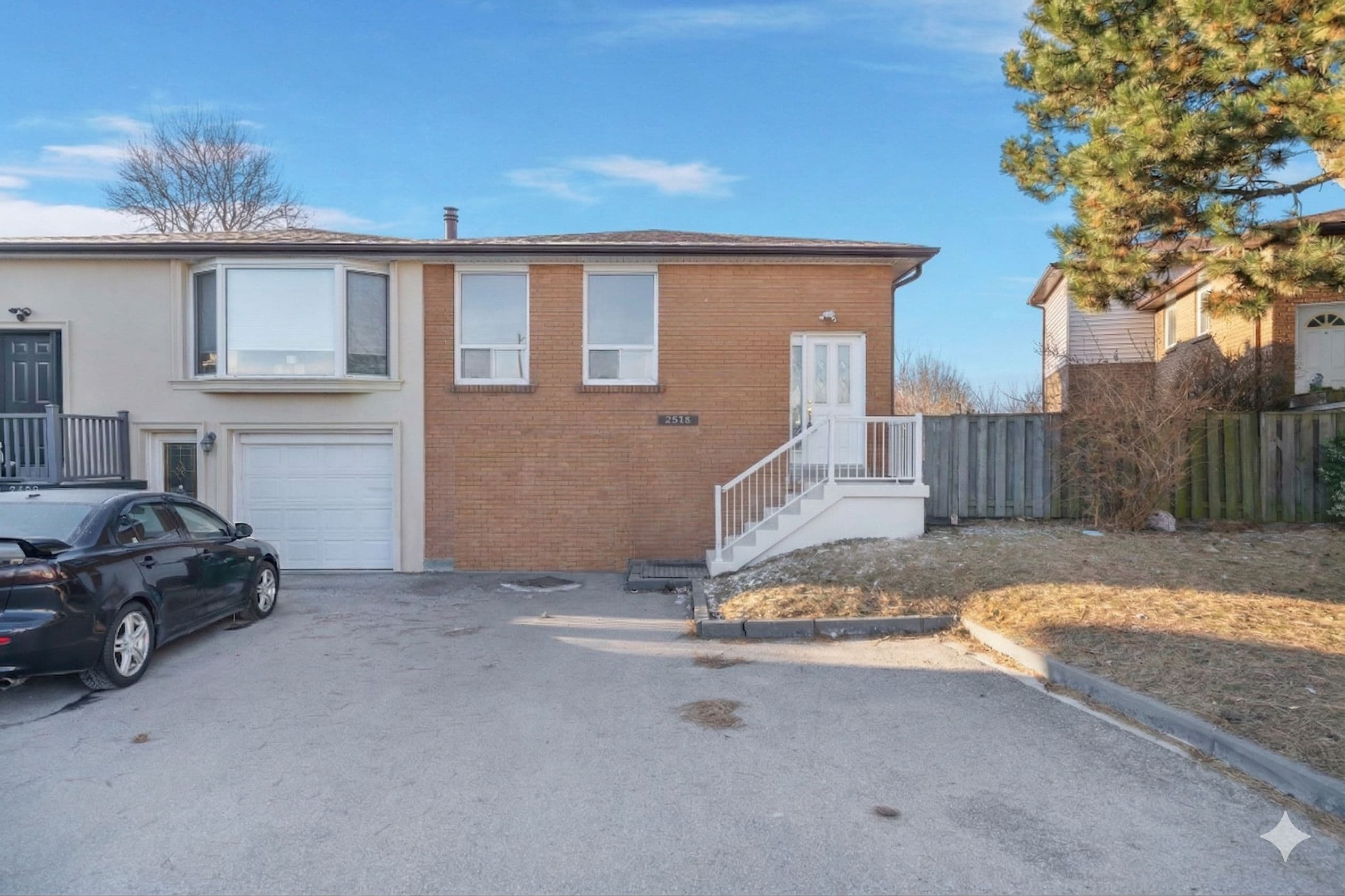 2518 Harman Court MAIN, Mississauga, ON L5J 1T8