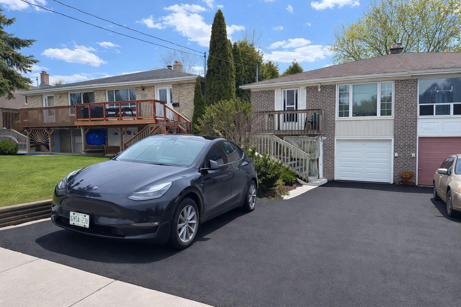 753 Sunnypoint Drive Lower, Newmarket, ON L3Y 2Z7