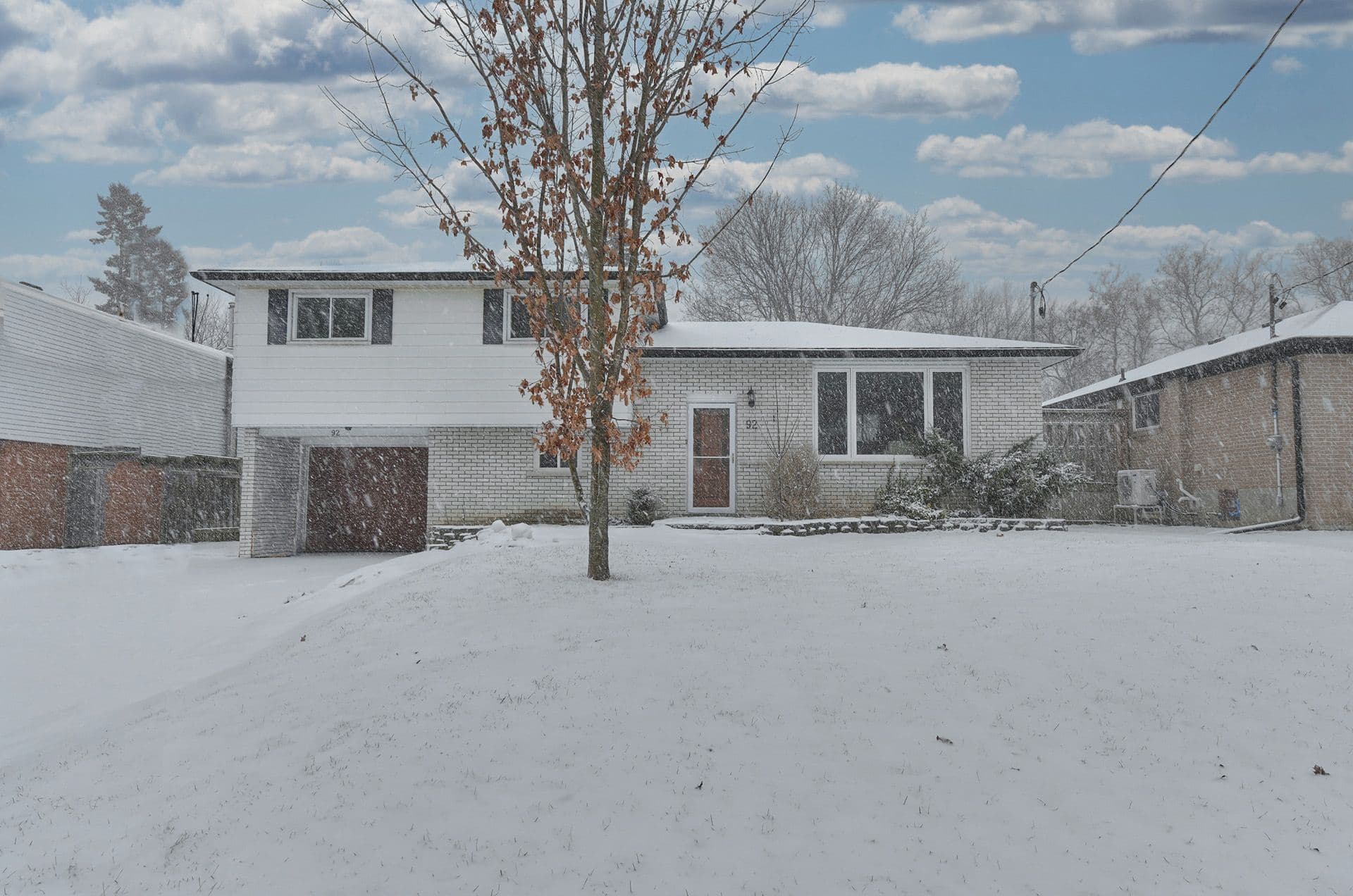 92 Lewis Drive, Newmarket, ON L3Y 1R7