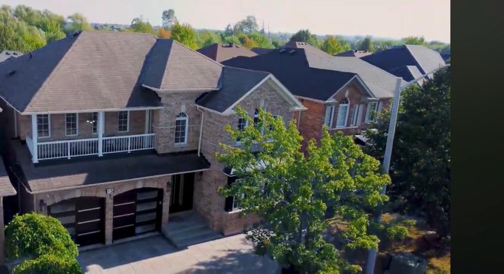 15 Nina Place, Brampton, ON L7A 2E4