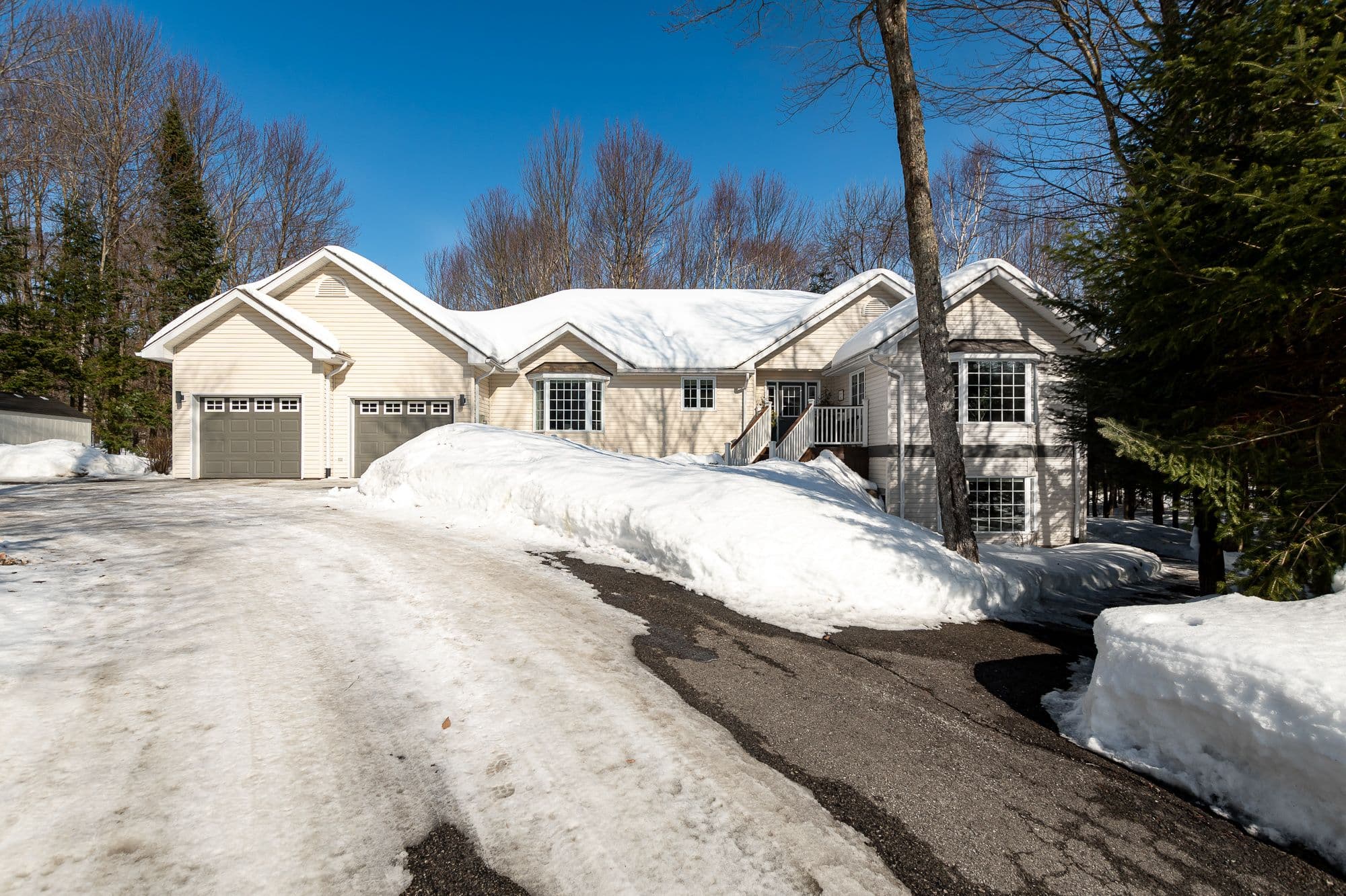 24 Birchwood Crescent, Huntsville, ON P1H 0A6