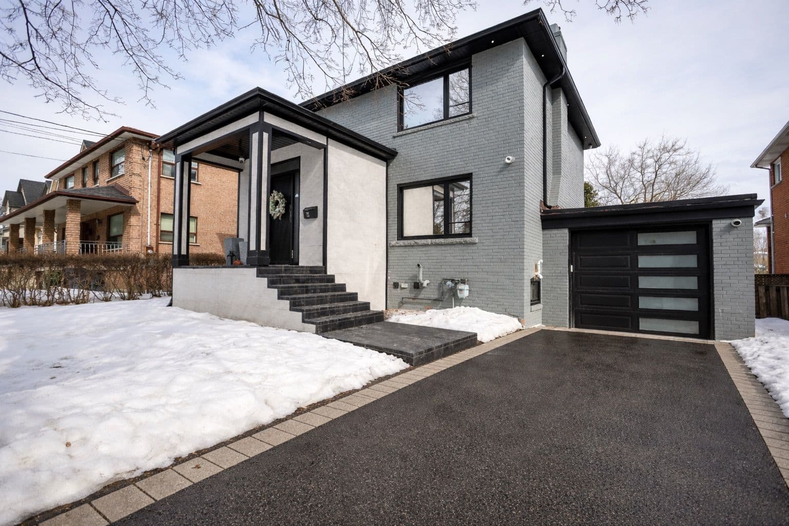 11 Sparta Road, Toronto W04, ON M6L 2M4