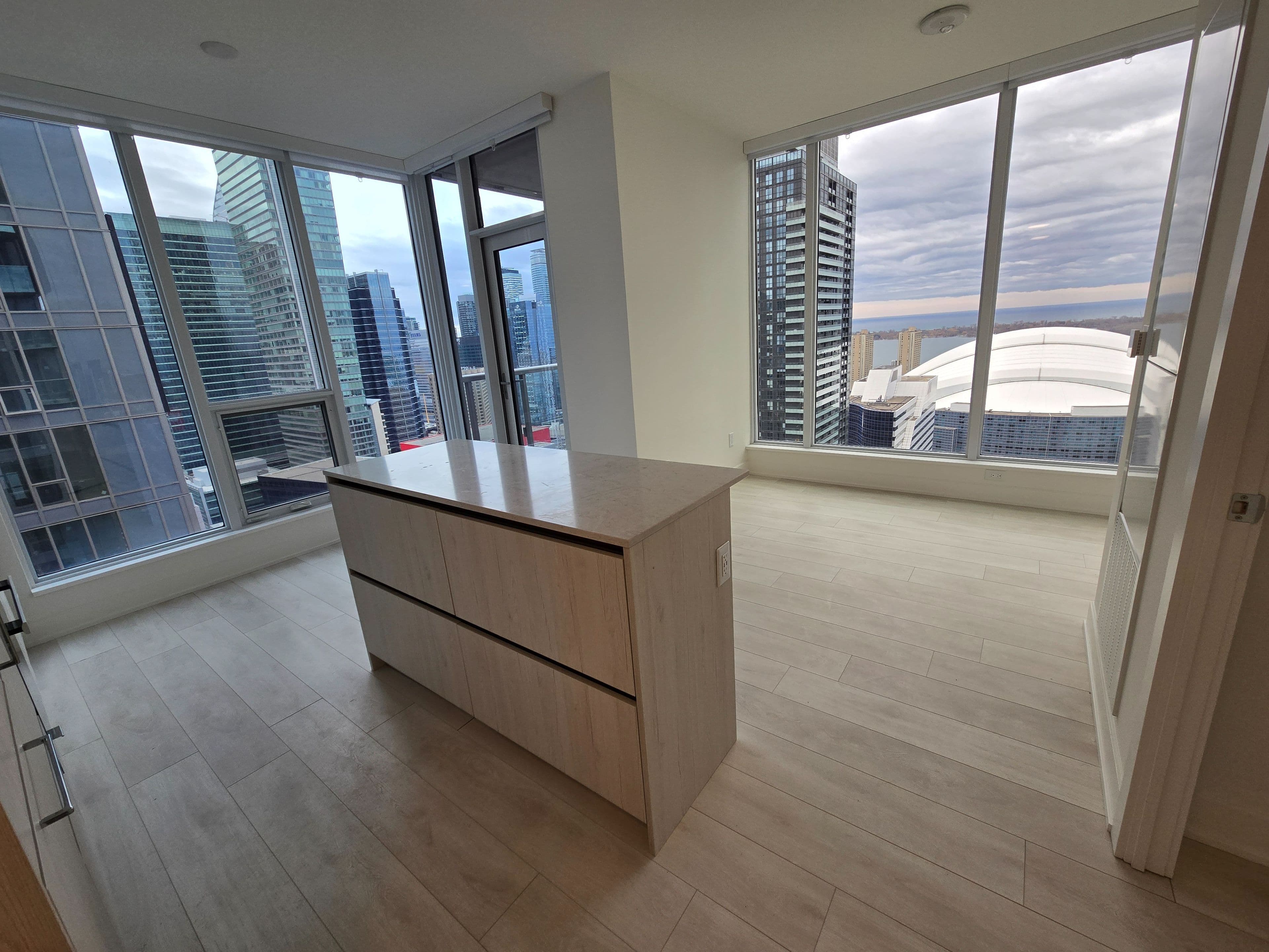 35 Mercer Street 3016, Toronto C01, ON M5V 0V1