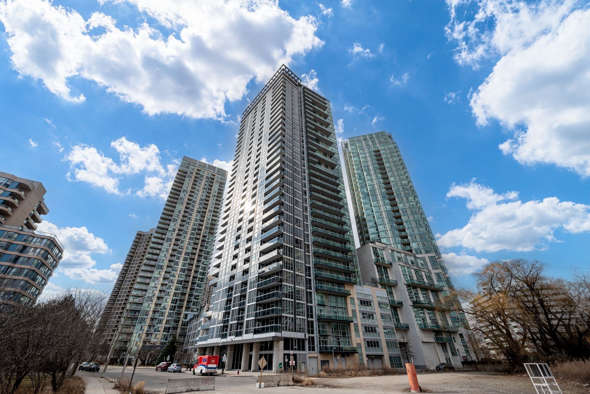 223 Webb Drive 502, Mississauga, ON L5B 0E8