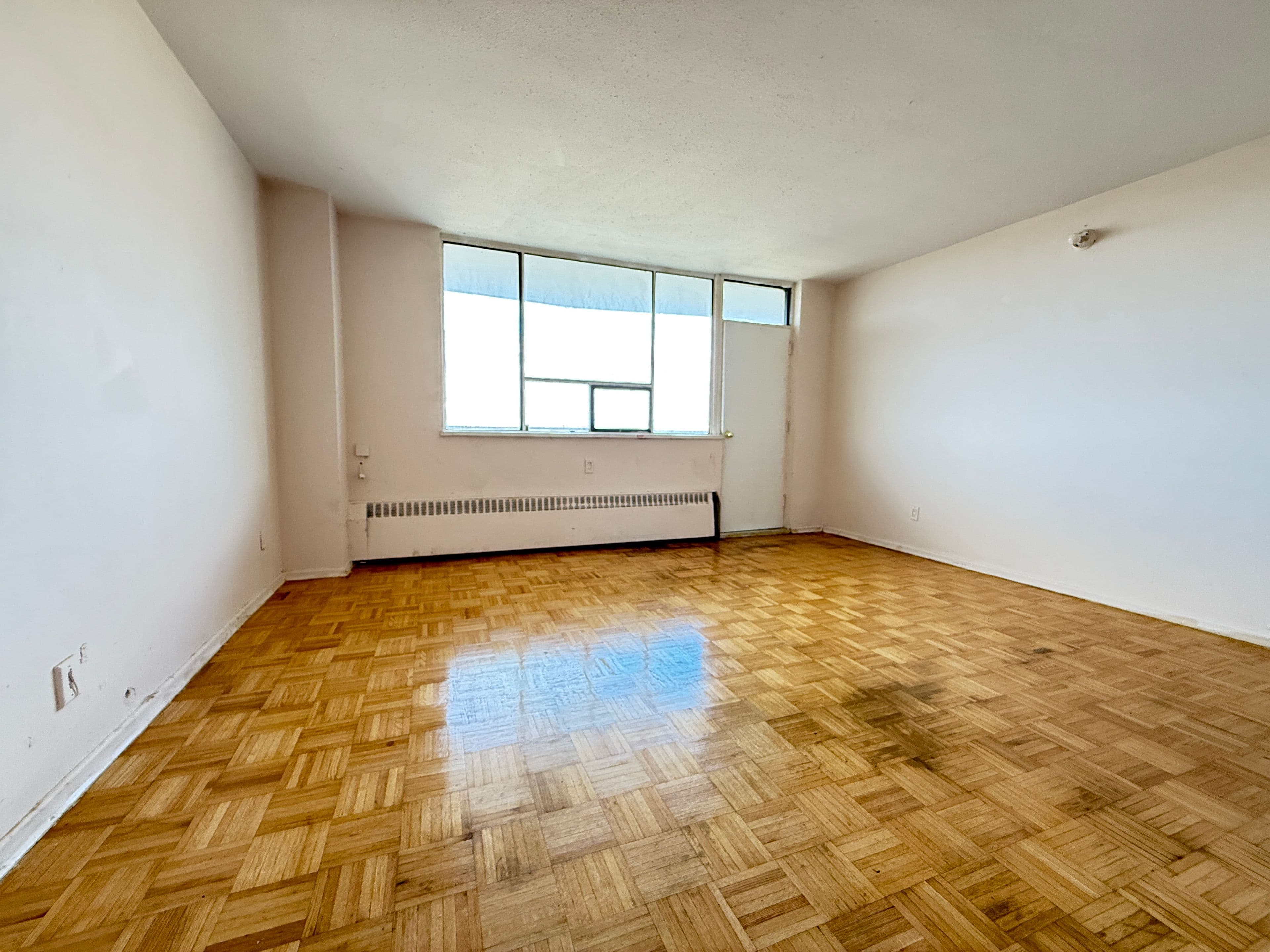 500 Dawes Road 1203, Toronto E03, ON M4B 2G1