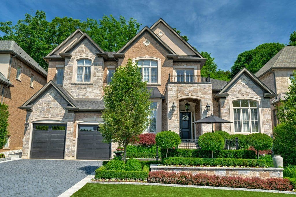 47 Legacy Lane, Hamilton, ON L9G 0G2