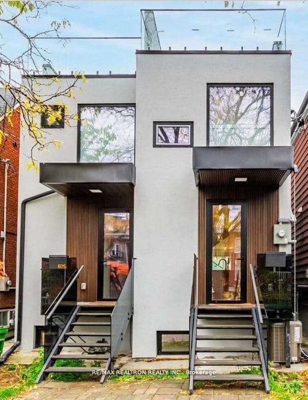 673 Crawford Street, Toronto C01, ON M6G 3K1