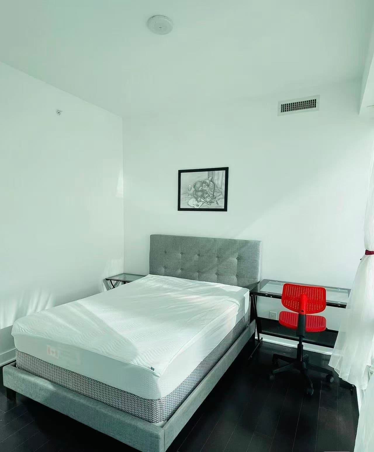 15 Grenville Street 5009, Toronto C01, ON M4Y 1A1