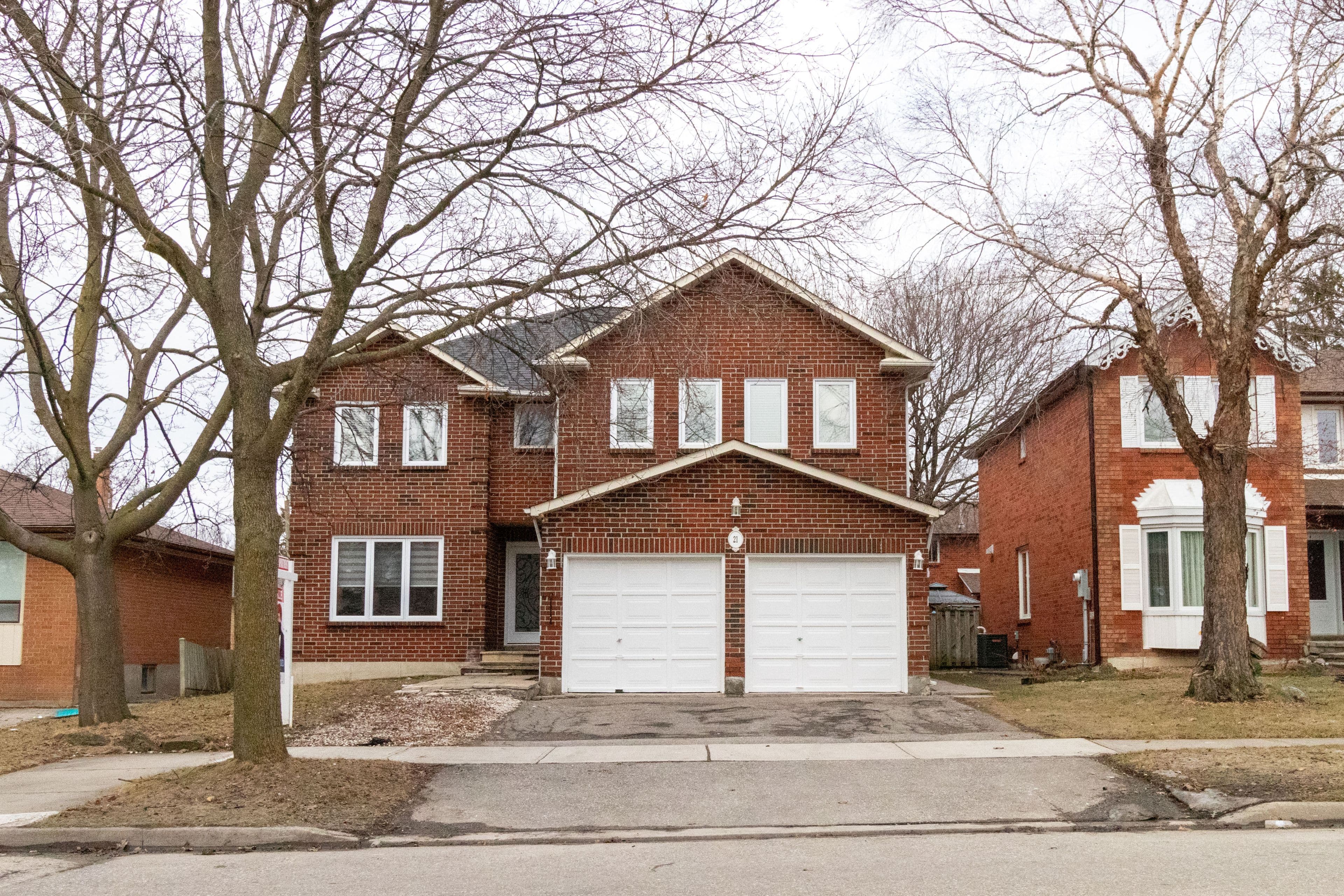 21 Bristol Avenue, Brampton, ON L6X 2B1