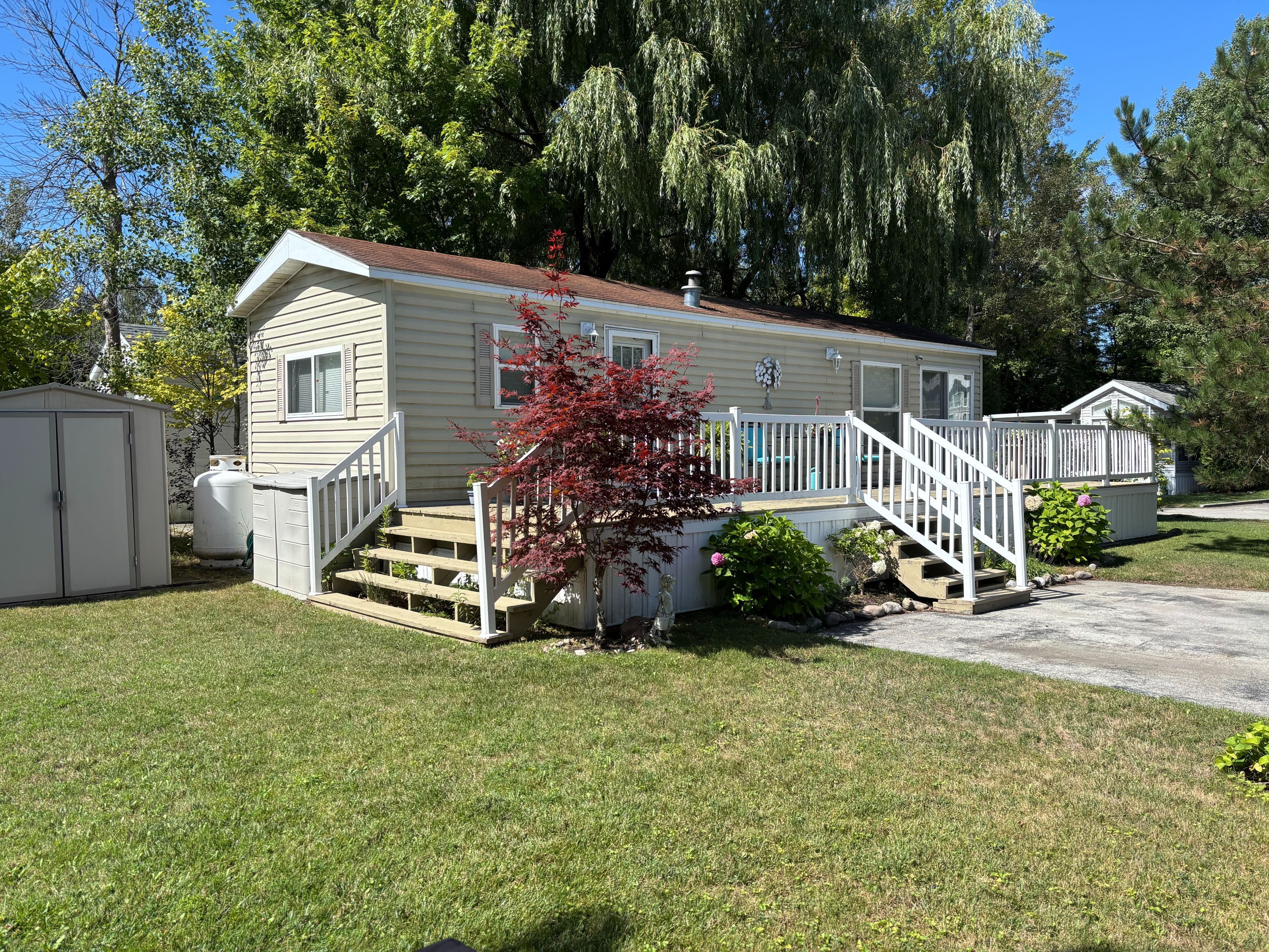15 Huron Circle, Wasaga Beach, ON L9Z 1X7