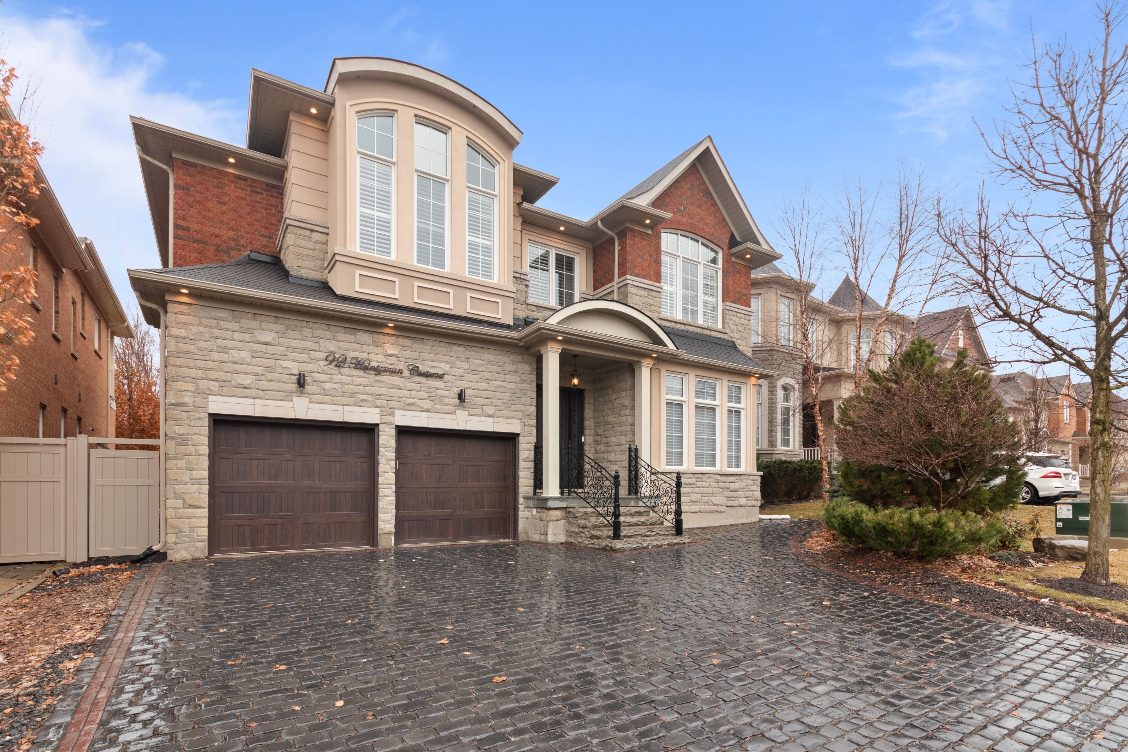 92 Heintzman Crescent, Vaughan, ON L6A 4T1