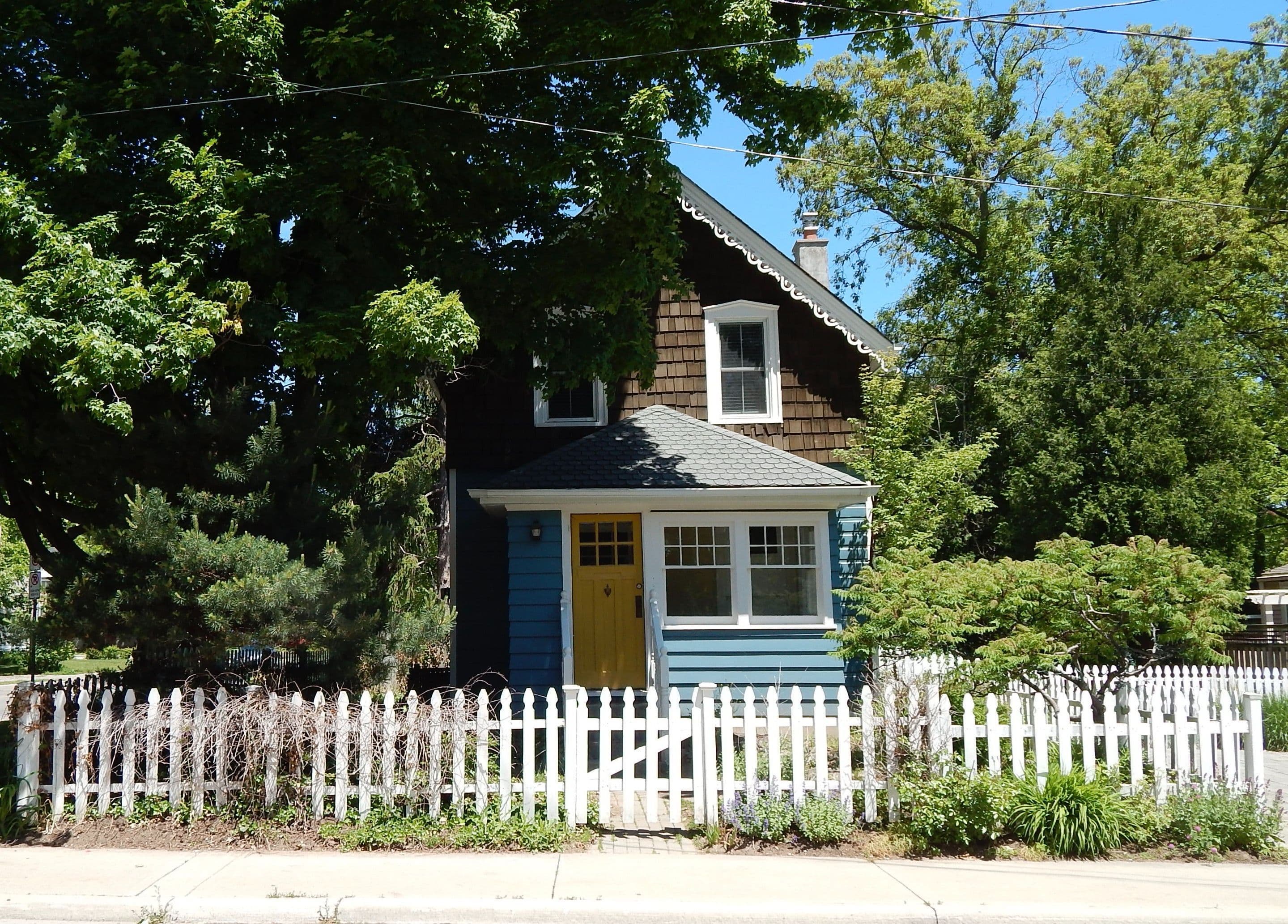 455 Nelson Avenue, Burlington, ON L7S 1N3