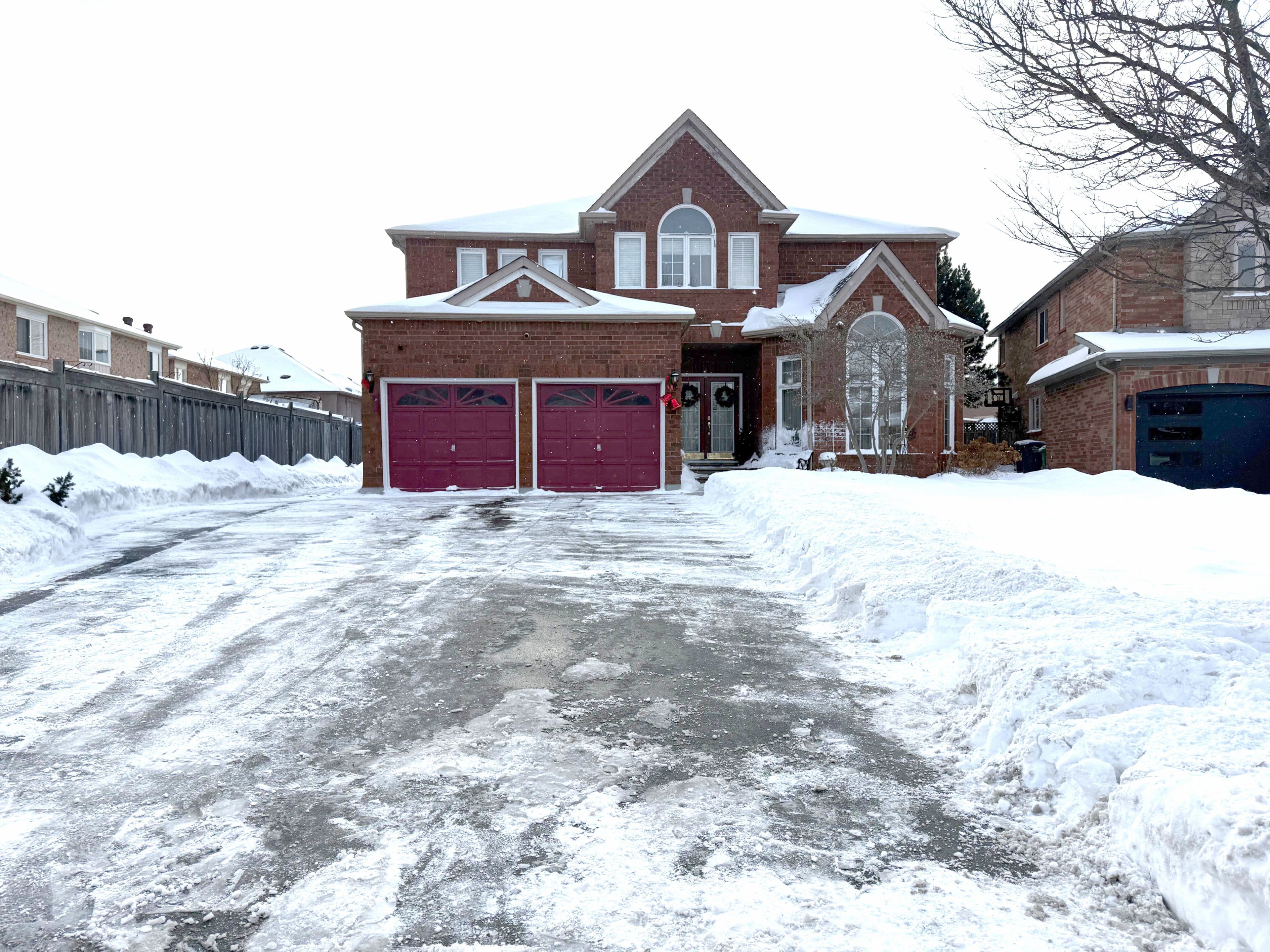 4 Tall Oaks Place, Brampton, ON L6R 1V1