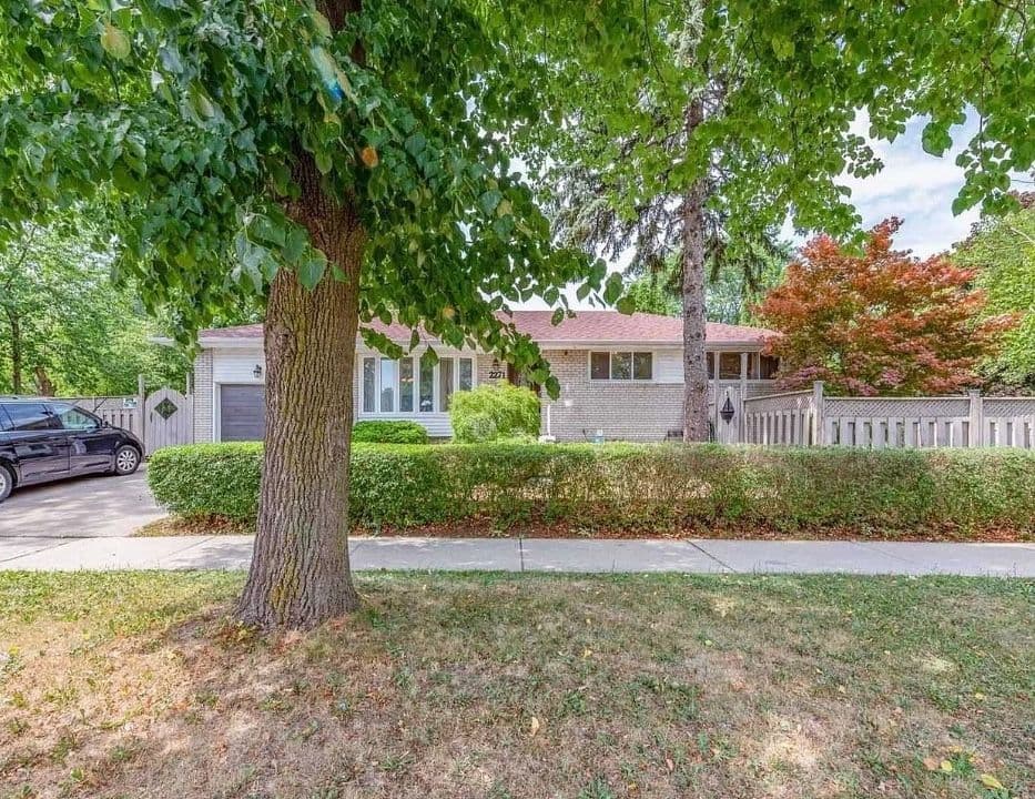 2271 Truscott Drive Basement, Mississauga, ON L5J 2A9