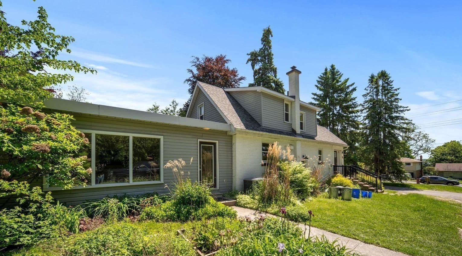 98 Blake Street, Barrie, ON L4M 1J9