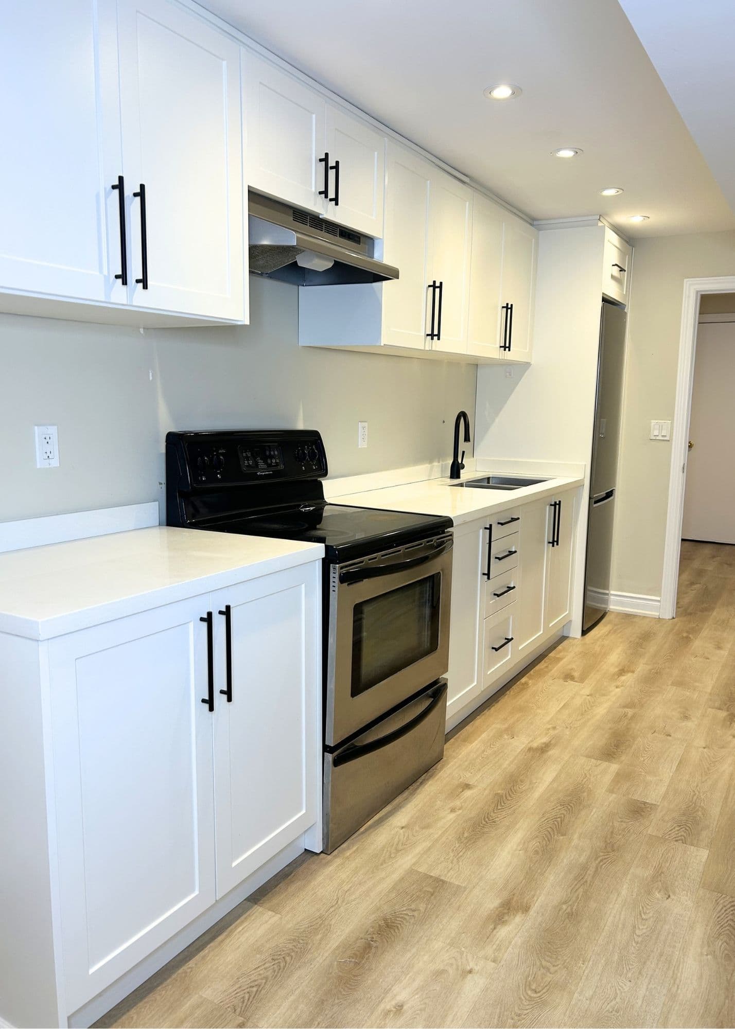 30 Oak Park Crescent Basement, Vaughan, ON L6A 0B3