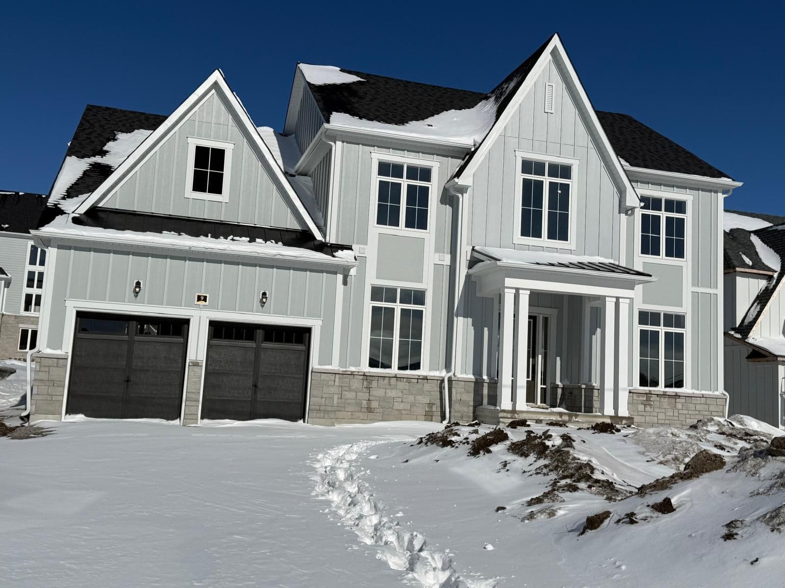 9 Herbert Avenue, Oro-Medonte, ON L0L 2L0