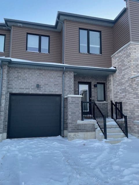 129 Gateland Drive, Barrie, ON L9J 0N1