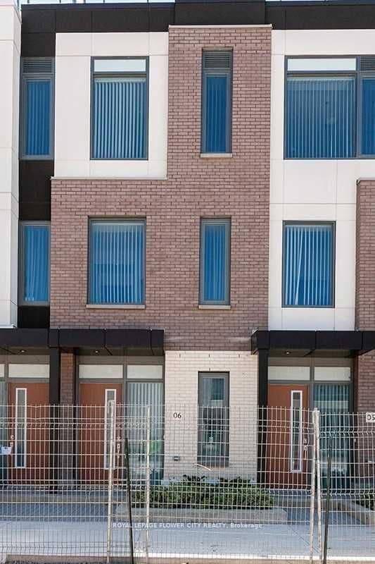 1010 Portage Parkway TH06, Vaughan, ON L4K 0K3