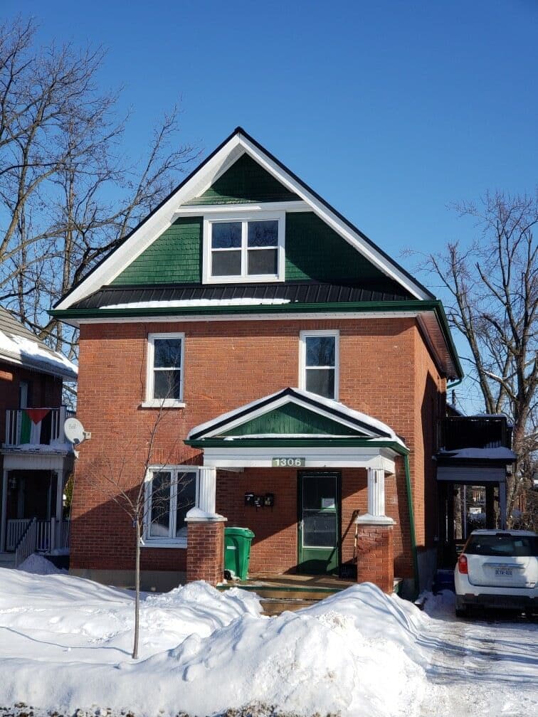 1306 Monaghan Road, Peterborough, ON K9J 5M1