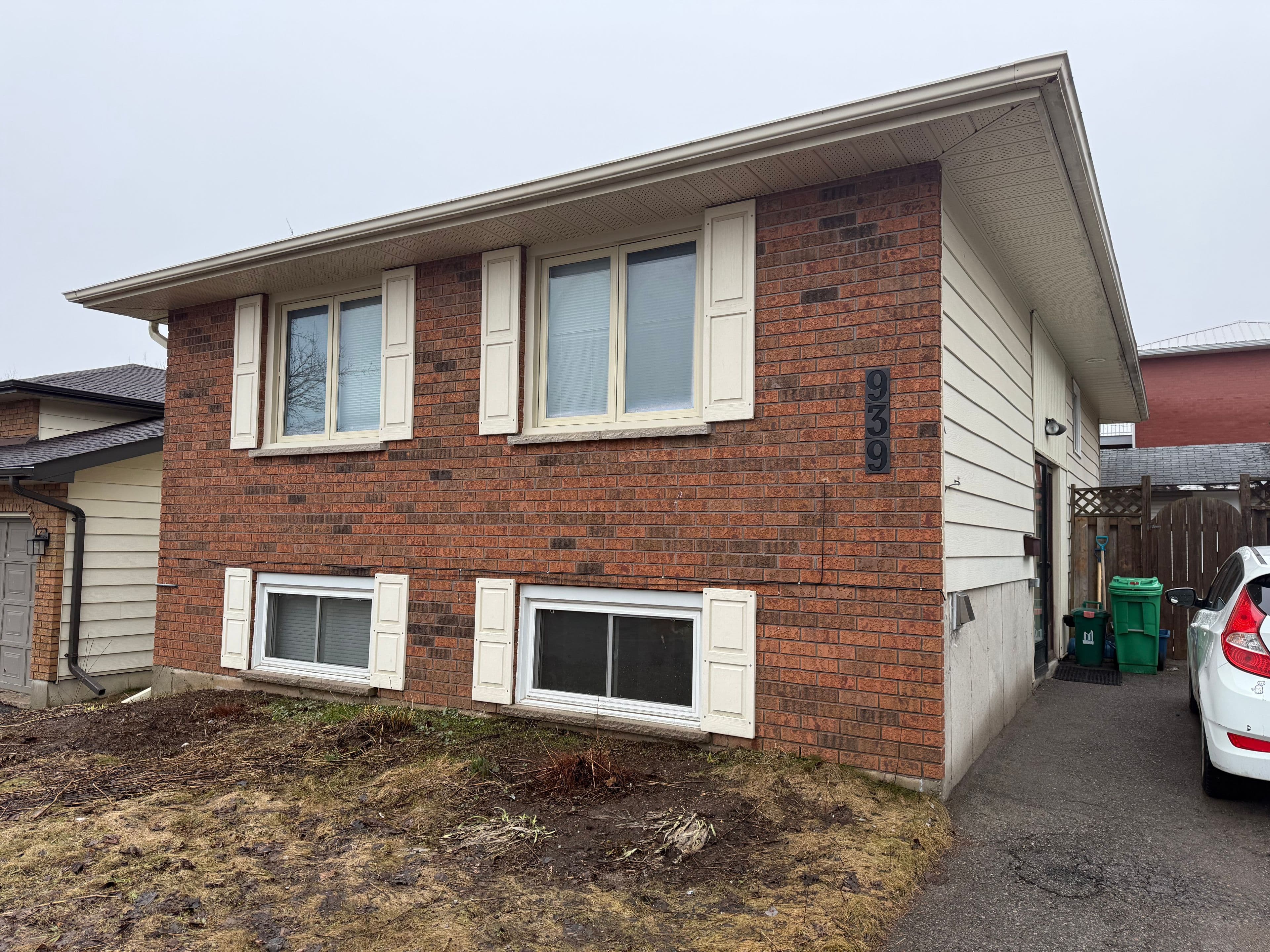 939 Dainard Drive Main Floor, Peterborough, ON K9K 2A7