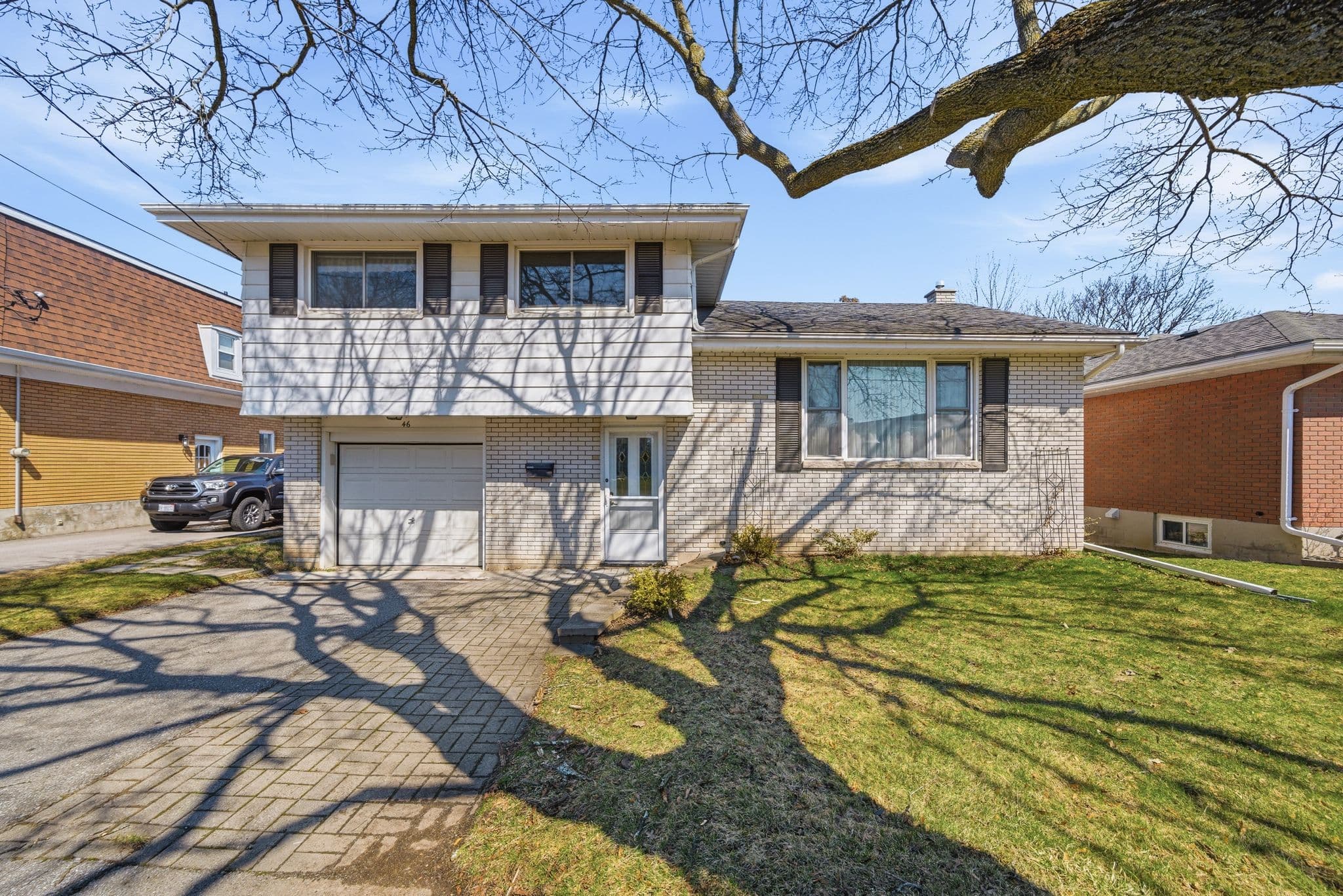 46 Edgehill Road, Belleville, ON K8N 2L1