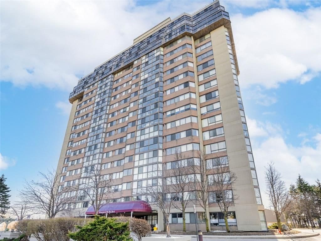880 DUNDAS Street W UPH7, Mississauga, ON L5C 4H3