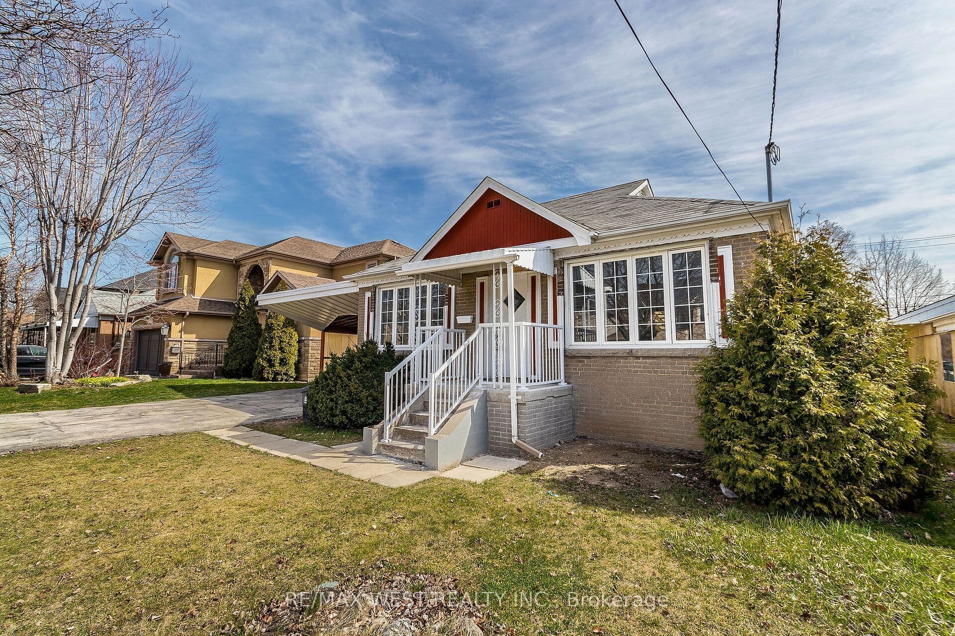 7 Highland Hill, Toronto W04, ON M9A 2P7