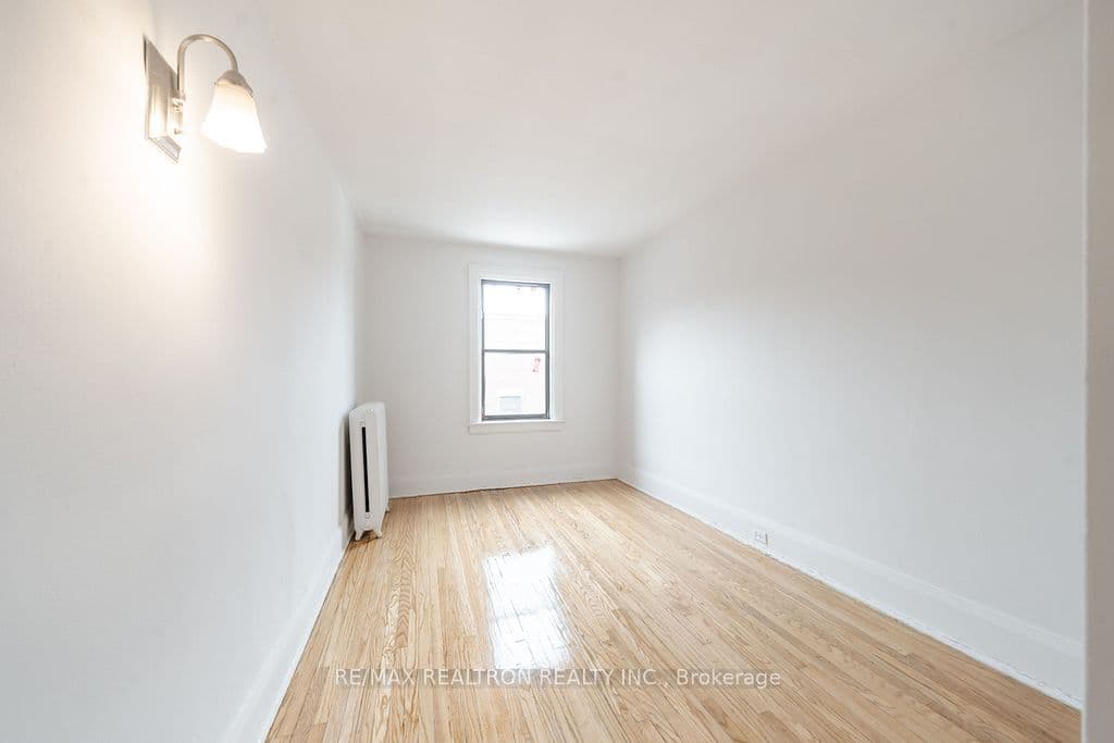 2 Kingston Road 12A, Toronto E02, ON M4L 1S4