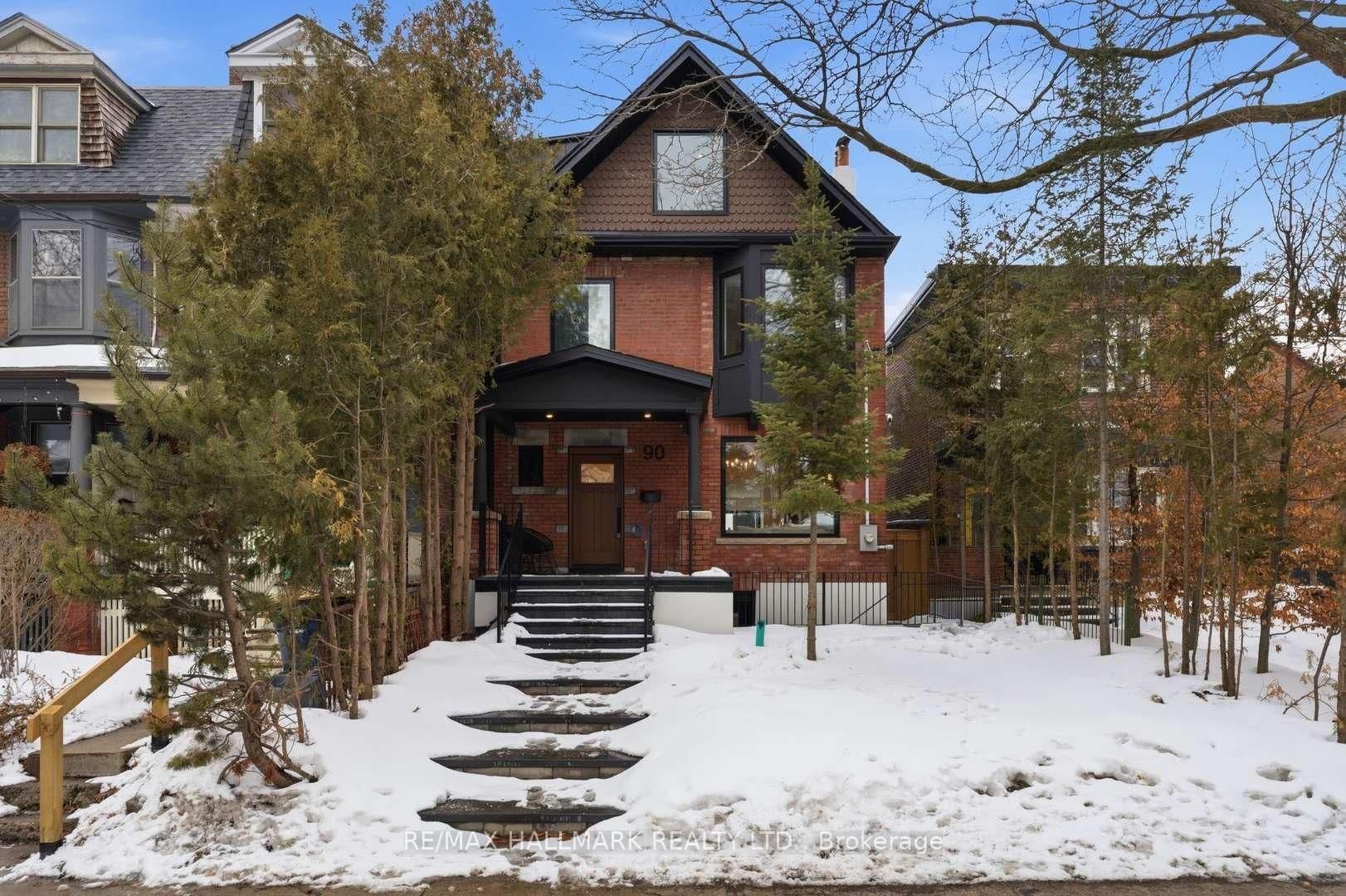 90 Garden Avenue, Toronto W01, ON M6R 1H7