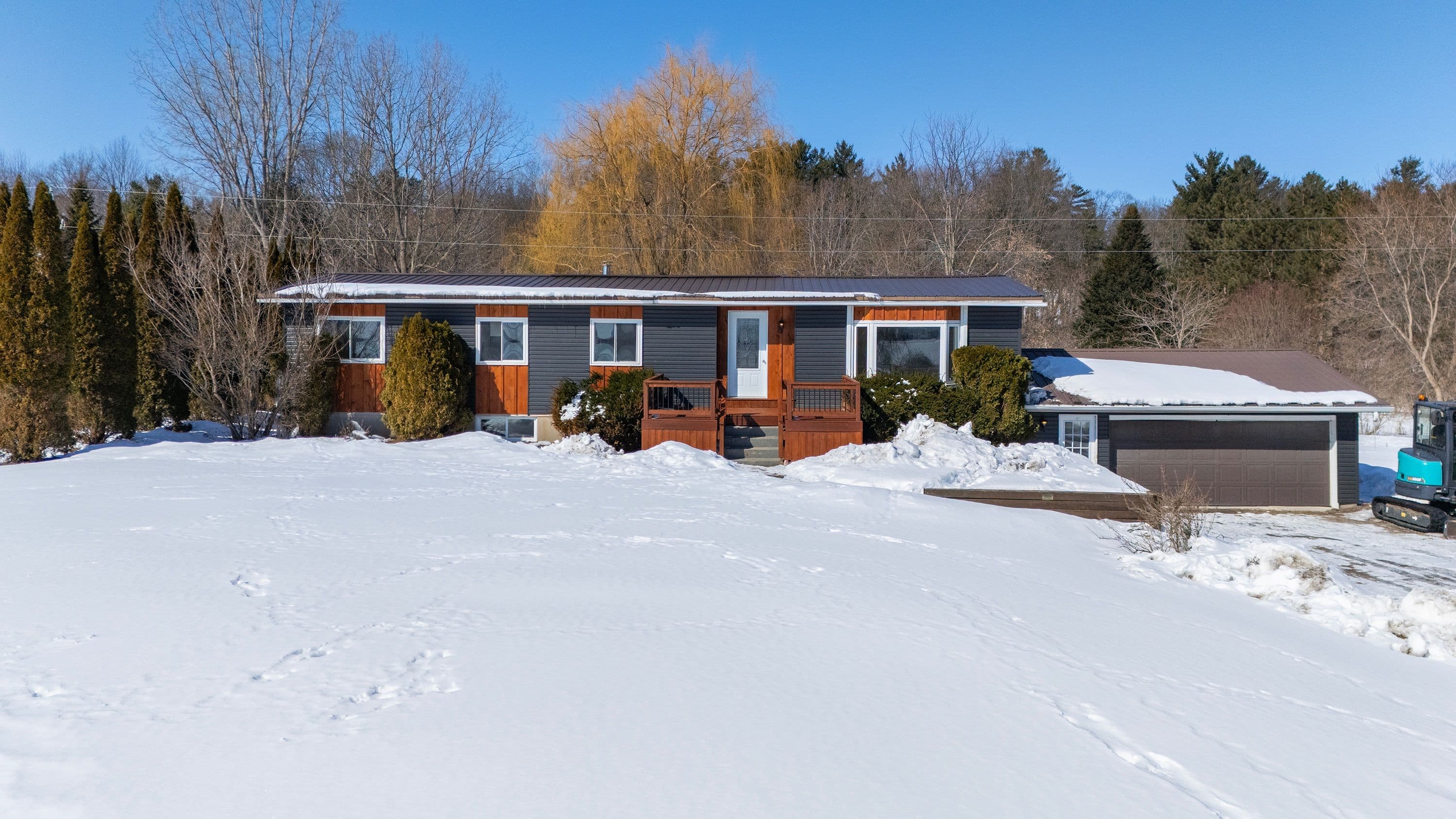 1162 Thousand Islands Parkway, Front of Yonge, ON K0E 1R0