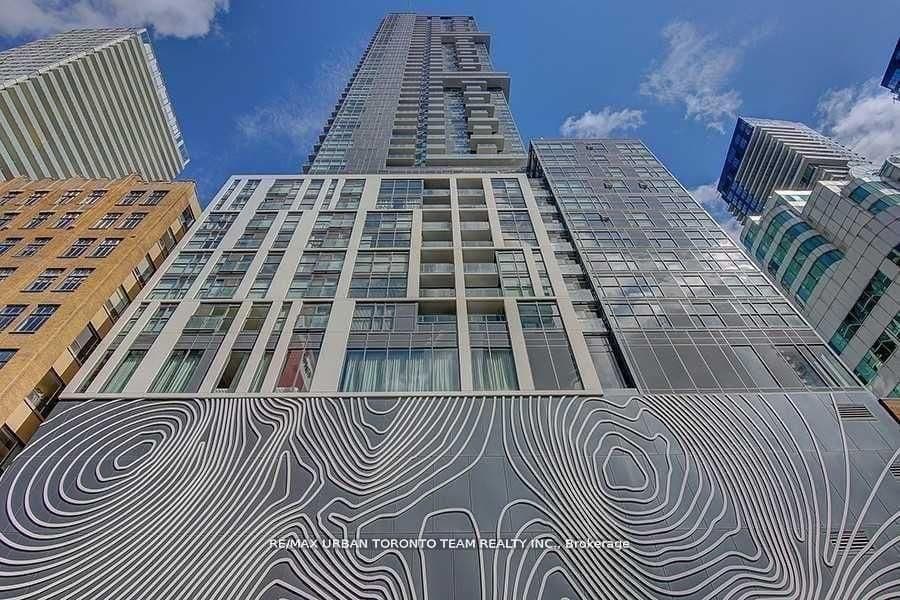 87 Peter Street 817, Toronto C01, ON M5V 0P1