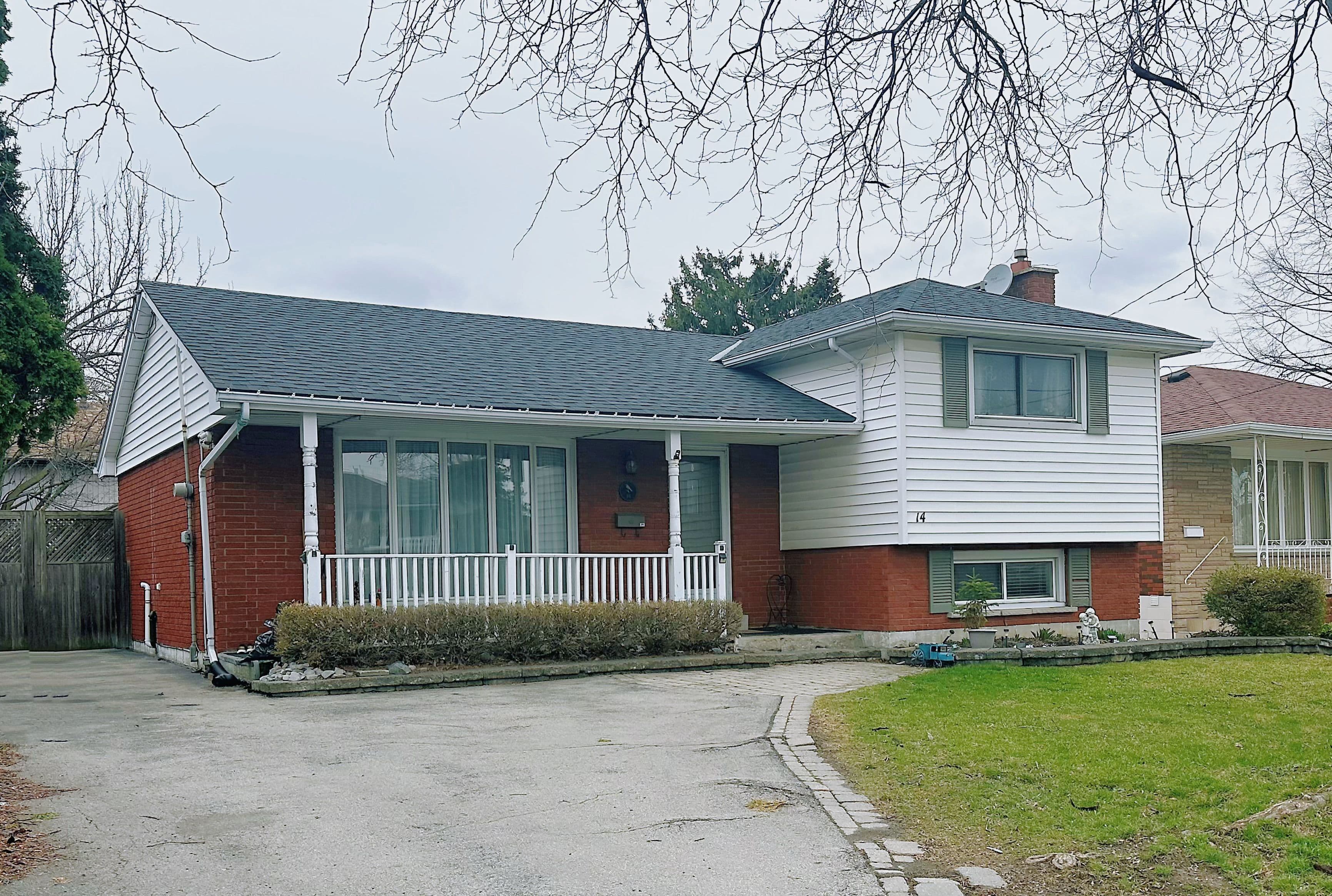 14 Lorraine Drive, Hamilton, ON L8T 3R7