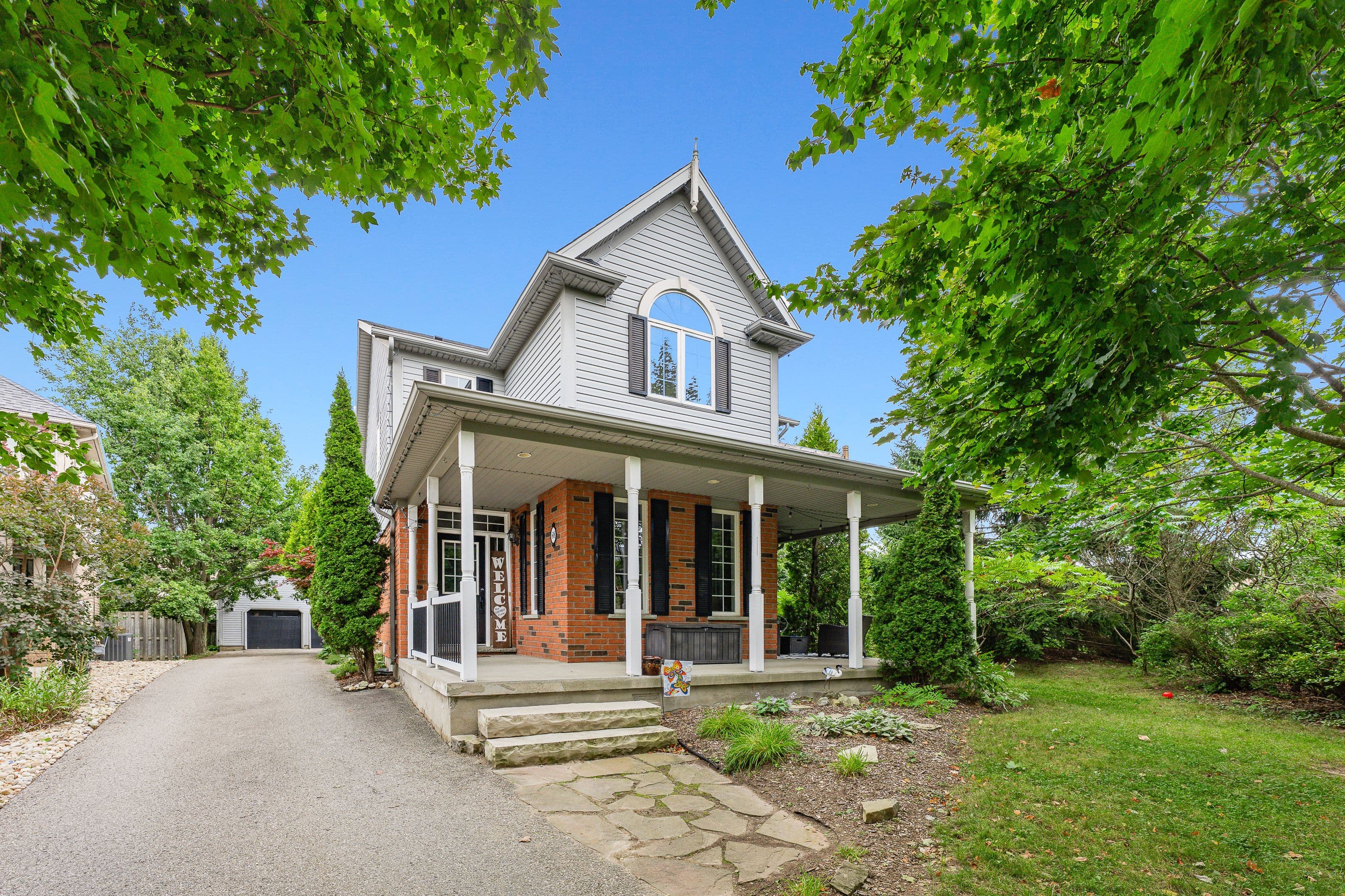 608 Bluenose Court, Waterloo, ON N2K 4C5