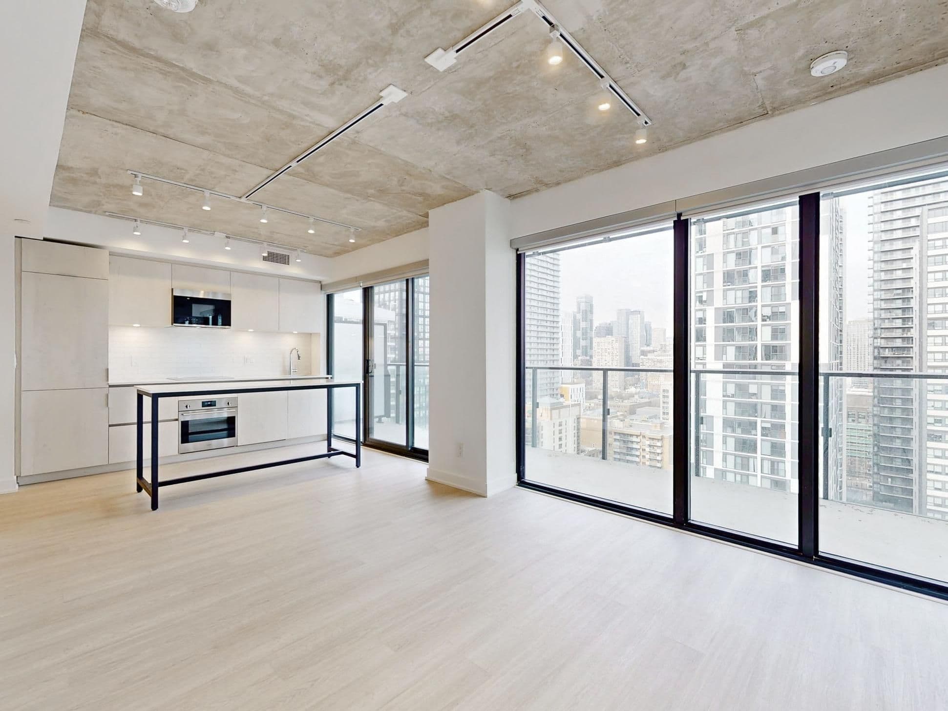 47 Mutual Street 2405, Toronto C08, ON M5B 0C6