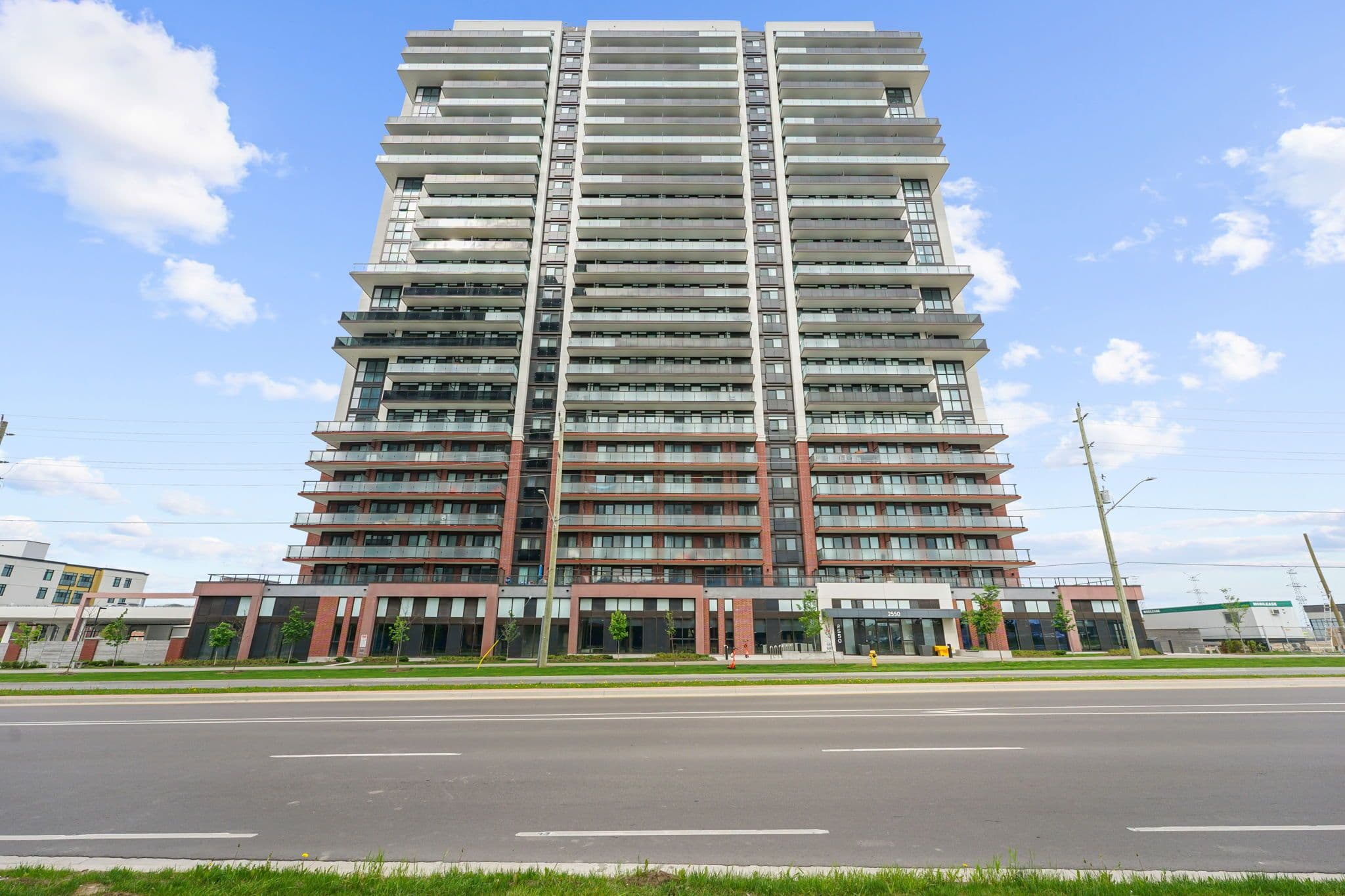 2550 Simcoe Street 2203, Oshawa, ON L1L 0R5