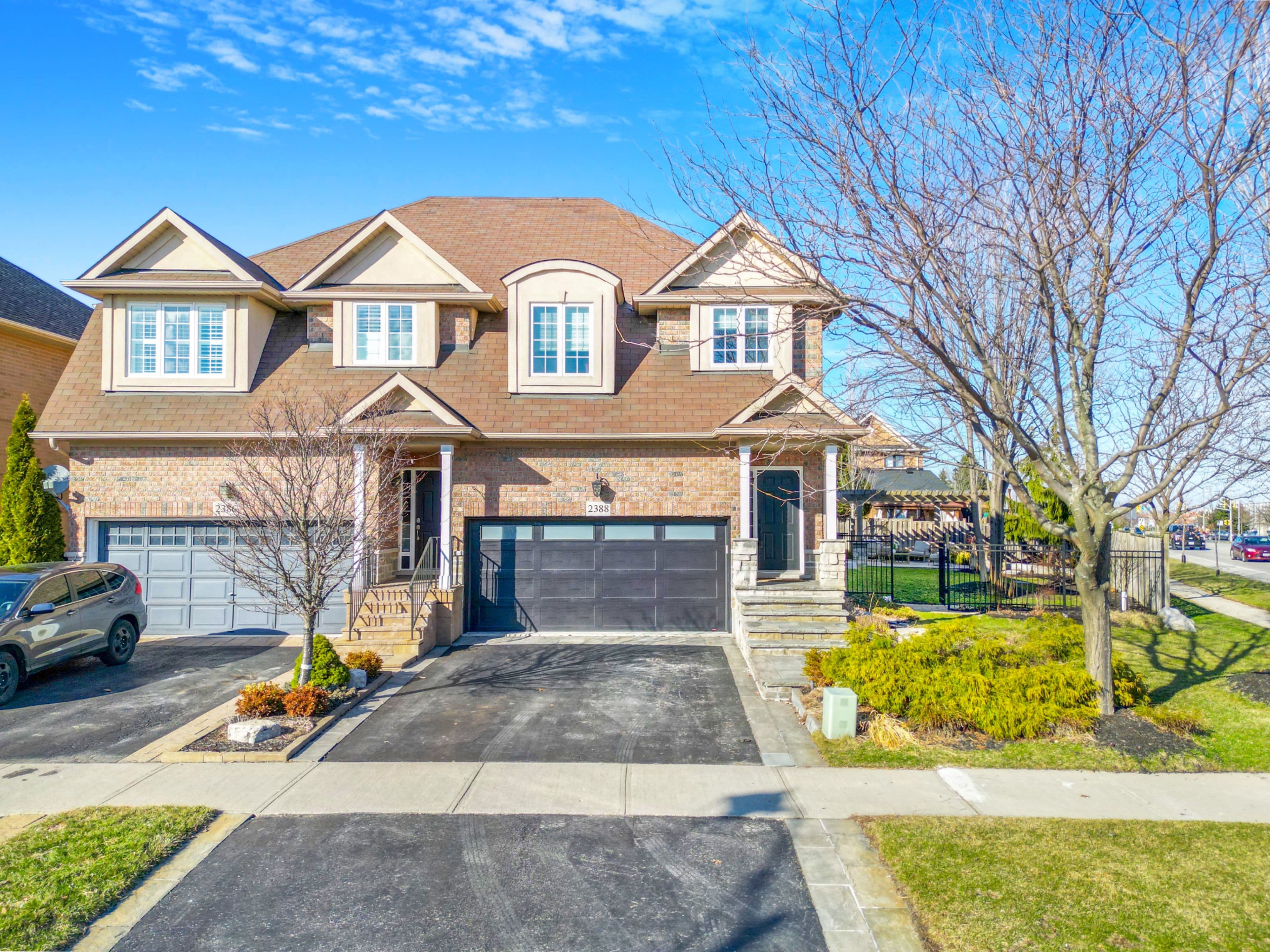 2388 Stone Glen Crescent, Oakville, ON L6M 0C7
