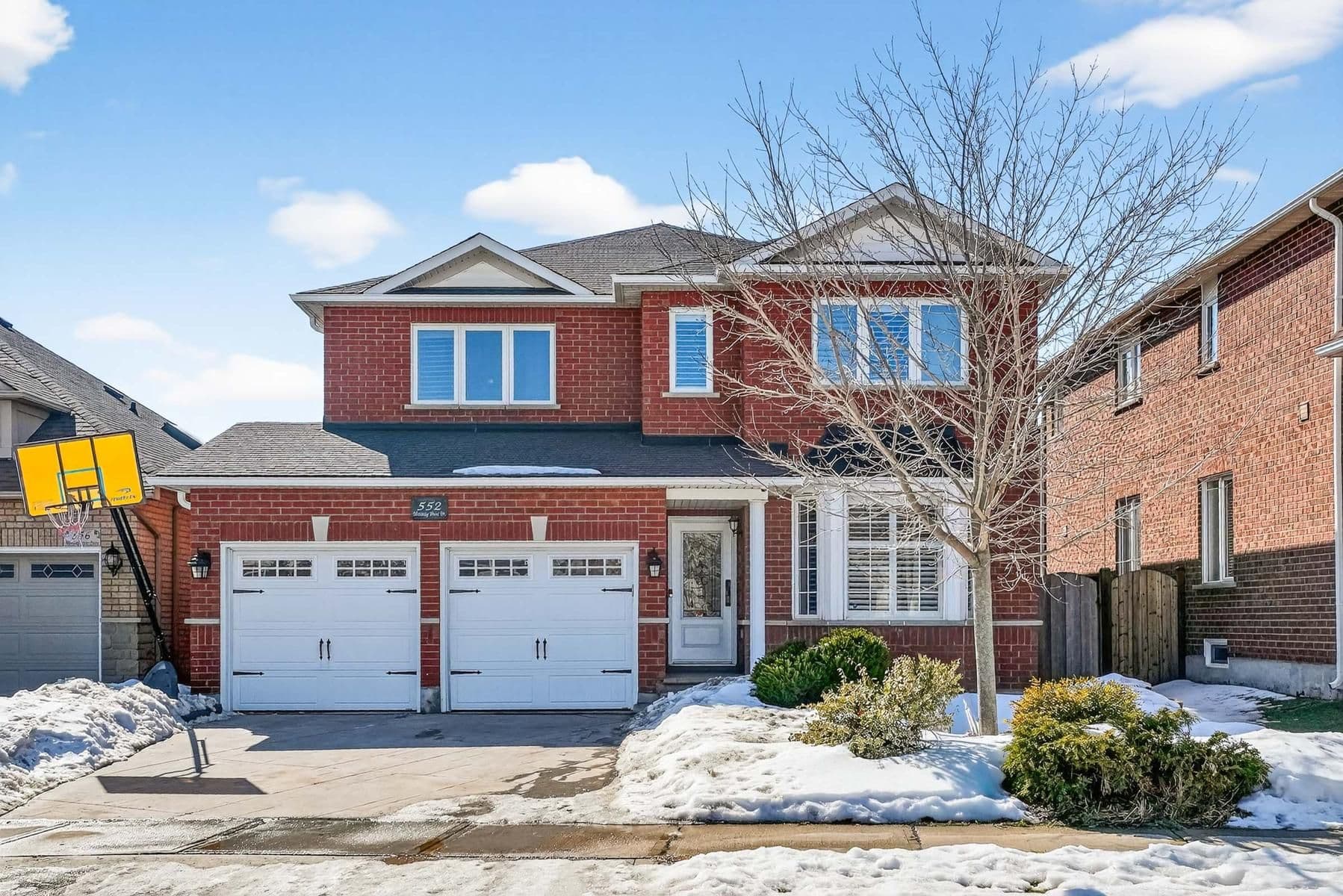552 Morning Dove Drive, Oakville, ON L6H 7L3