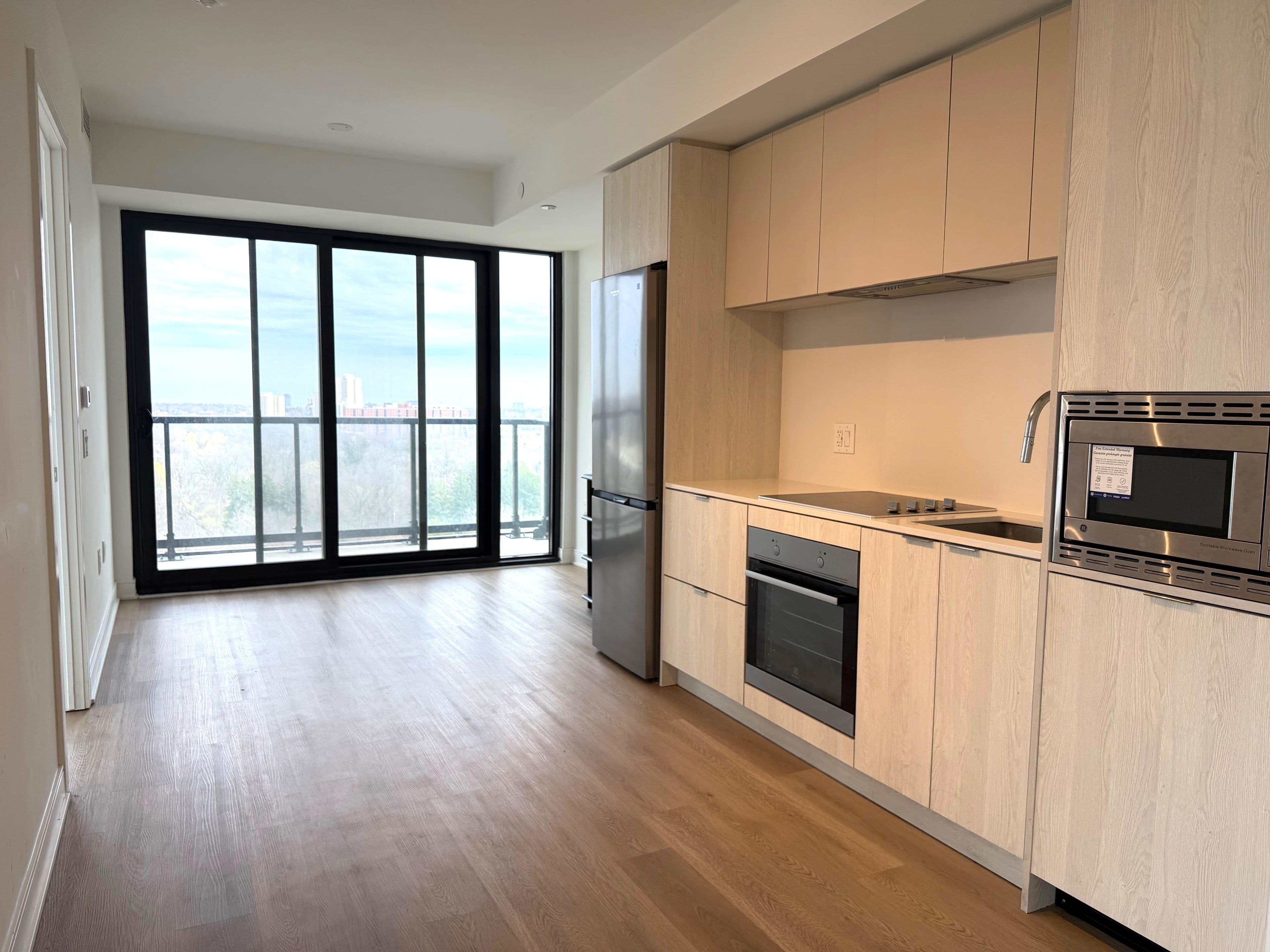 86 Dundas Street E 1314, Mississauga, ON L5A 0B1