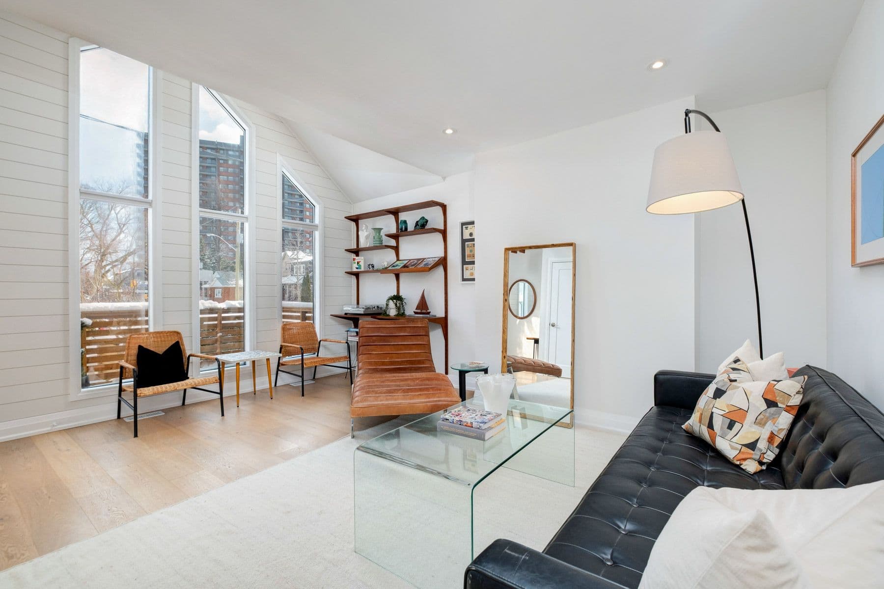 8 Bryant Avenue, Toronto E03, ON M4C 5G8