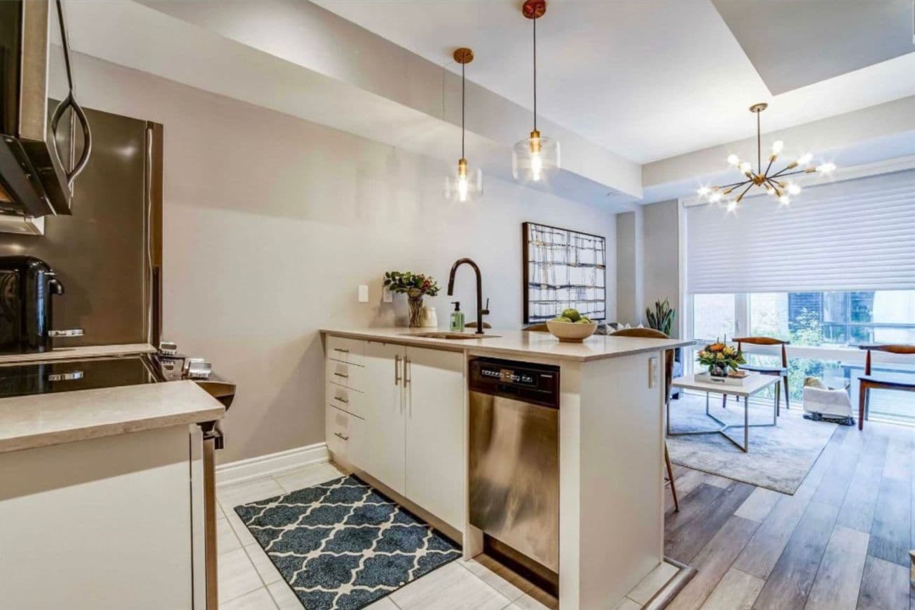 28 Fieldway Road 66, Toronto W08, ON M8Z 0E3