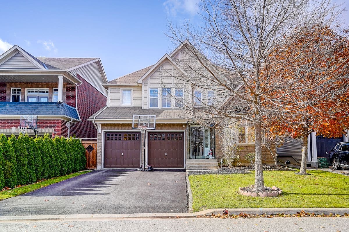 22 Northcastle Crescent, Whitby, ON L1M 0H8