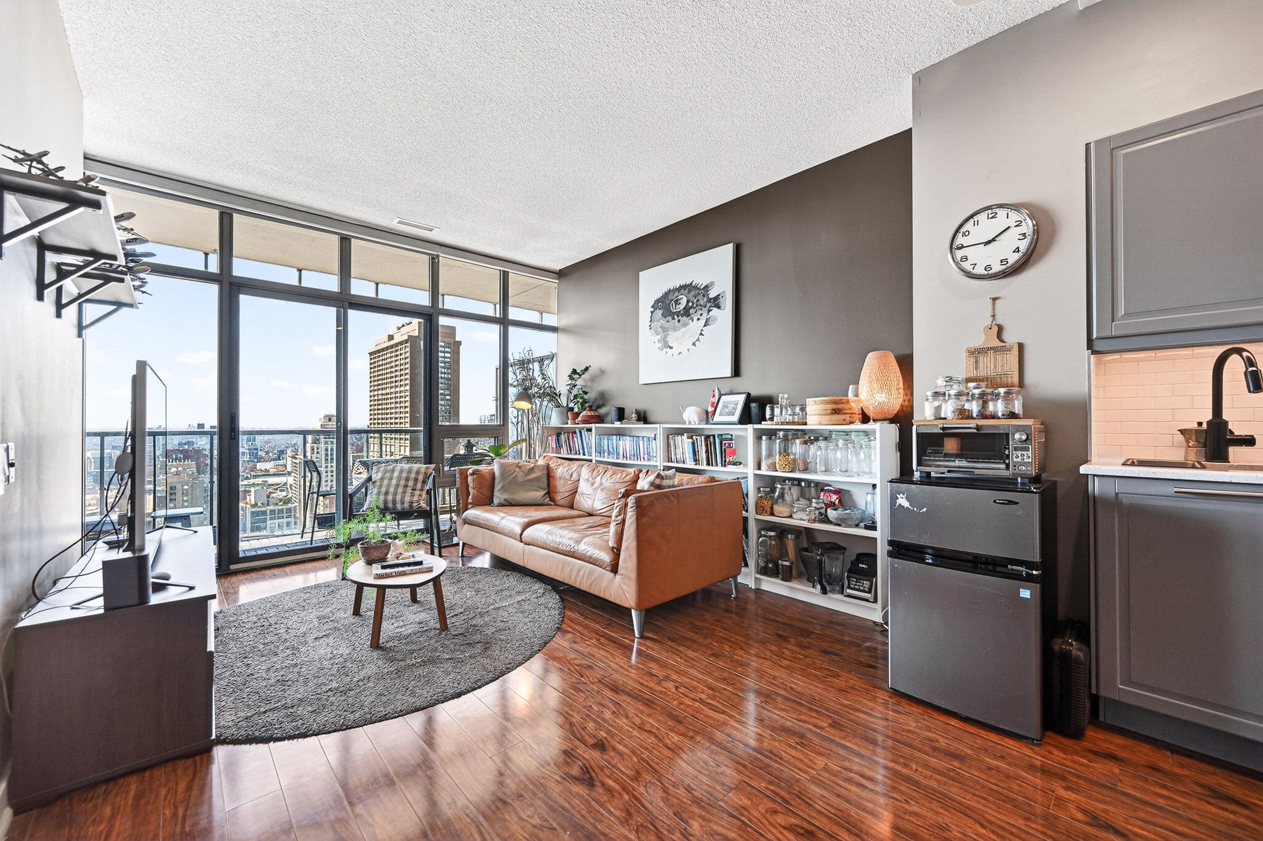 33 Charles Street E 3505, Toronto C08, ON M4Y 0A2